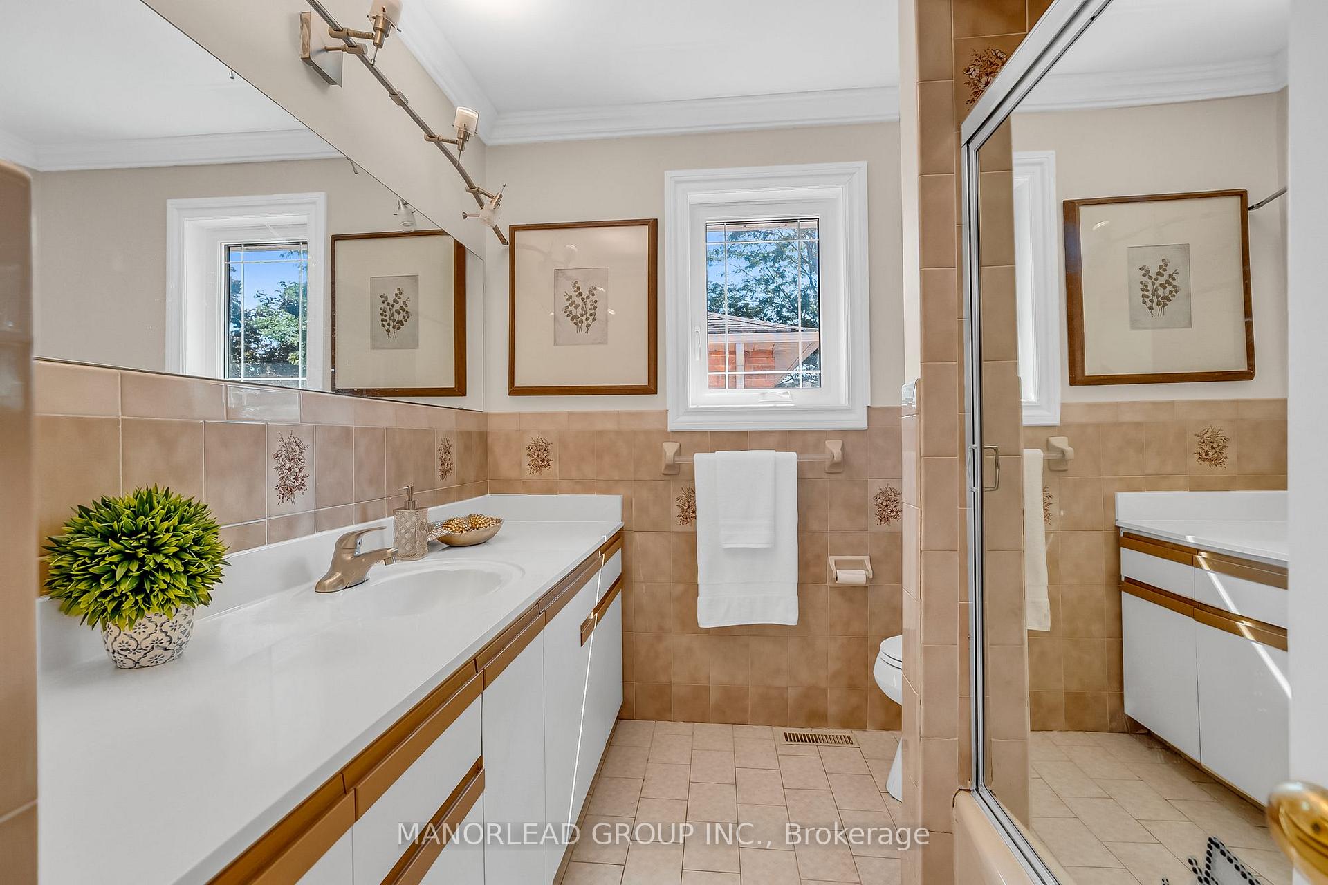 Photo 35 of 45 Aitken Circle, Markham, Unionville — HOMEH