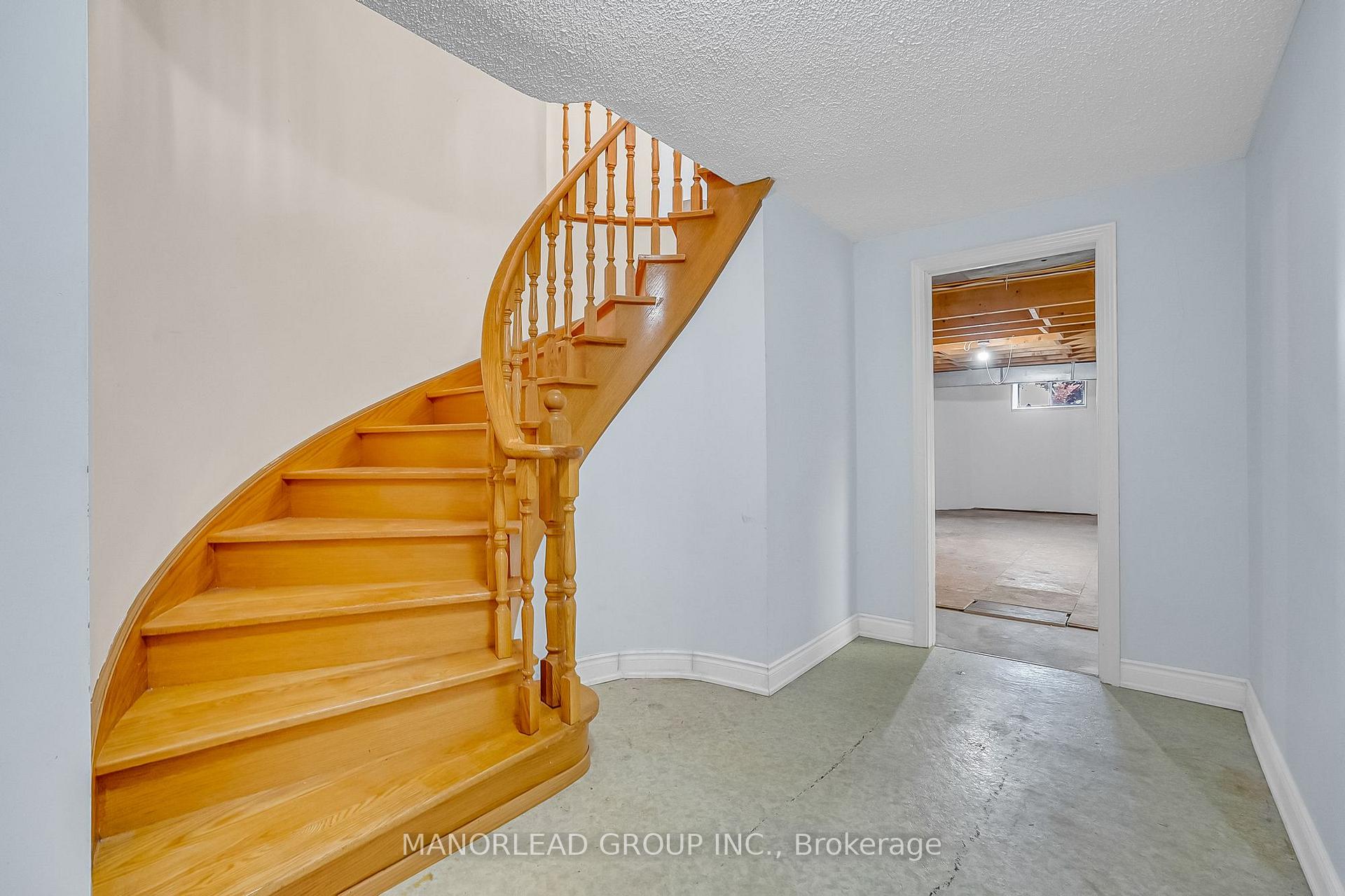 Photo 36 of 45 Aitken Circle, Markham, Unionville — HOMEH