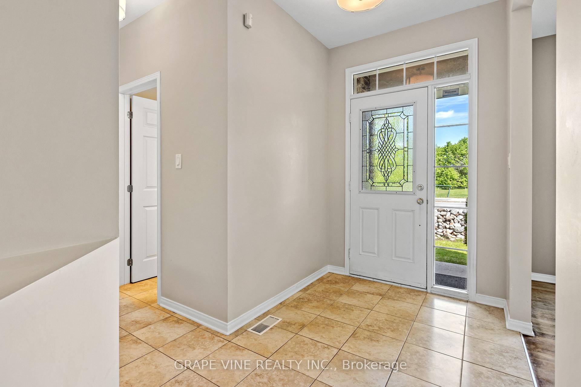 Photo 5 of 201 Ramelton Private, Ottawa, Barrhaven - Stonebridge — HOMEH
