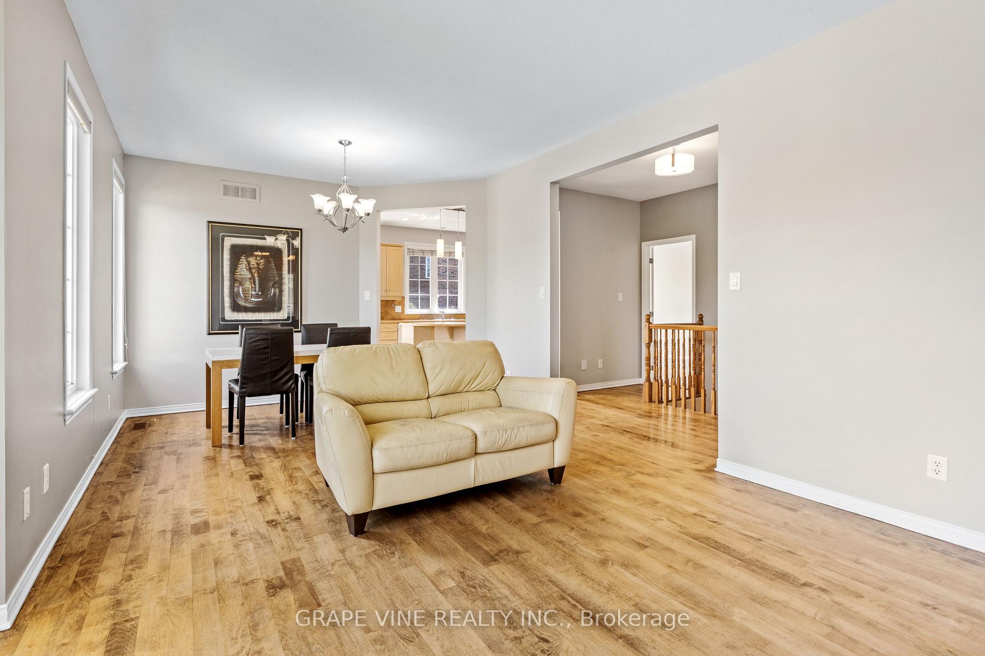 Photo 11 of 201 Ramelton Private, Ottawa, Barrhaven - Stonebridge — HOMEH