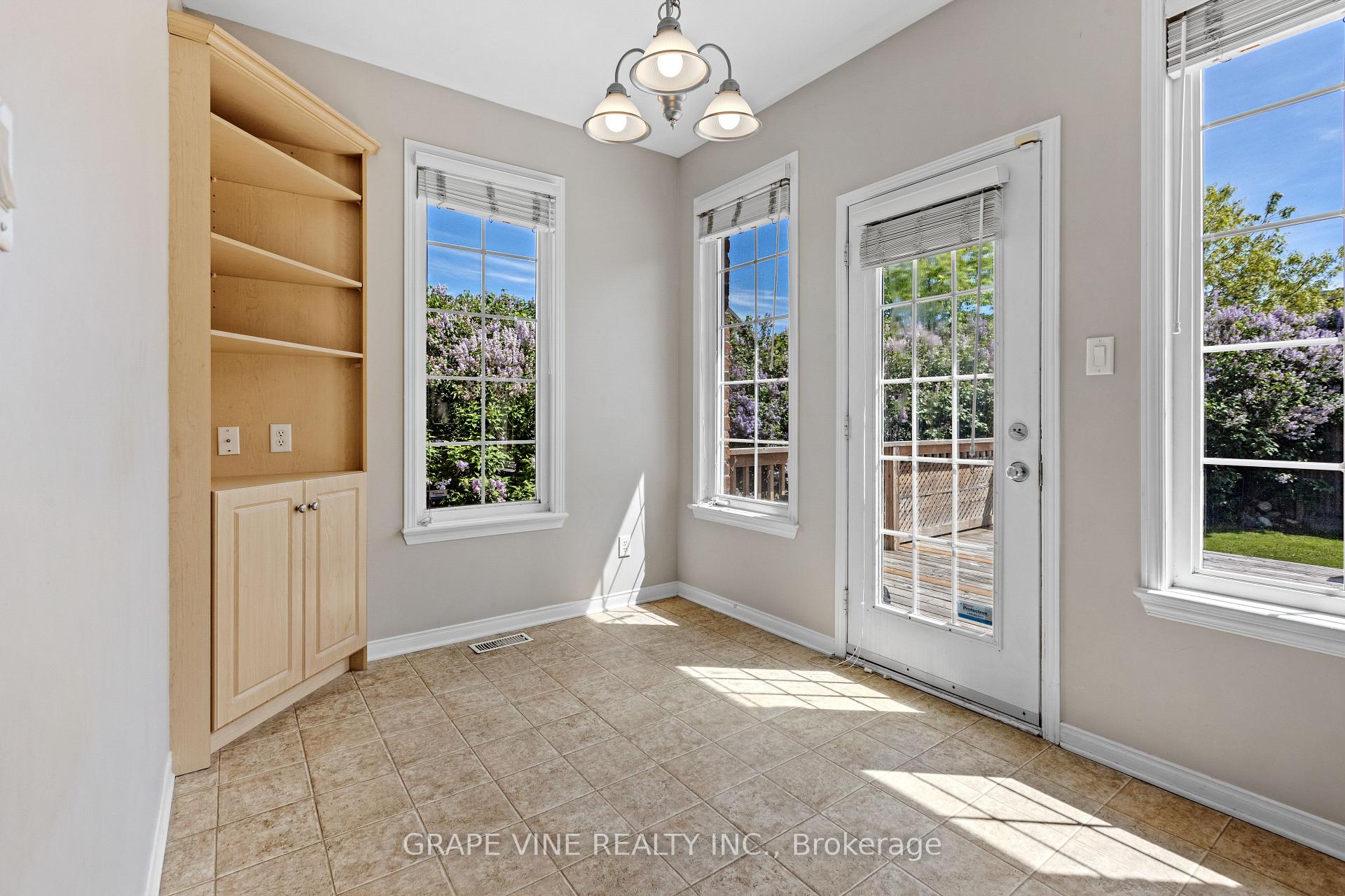 Photo 16 of 201 Ramelton Private, Ottawa, Barrhaven - Stonebridge — HOMEH