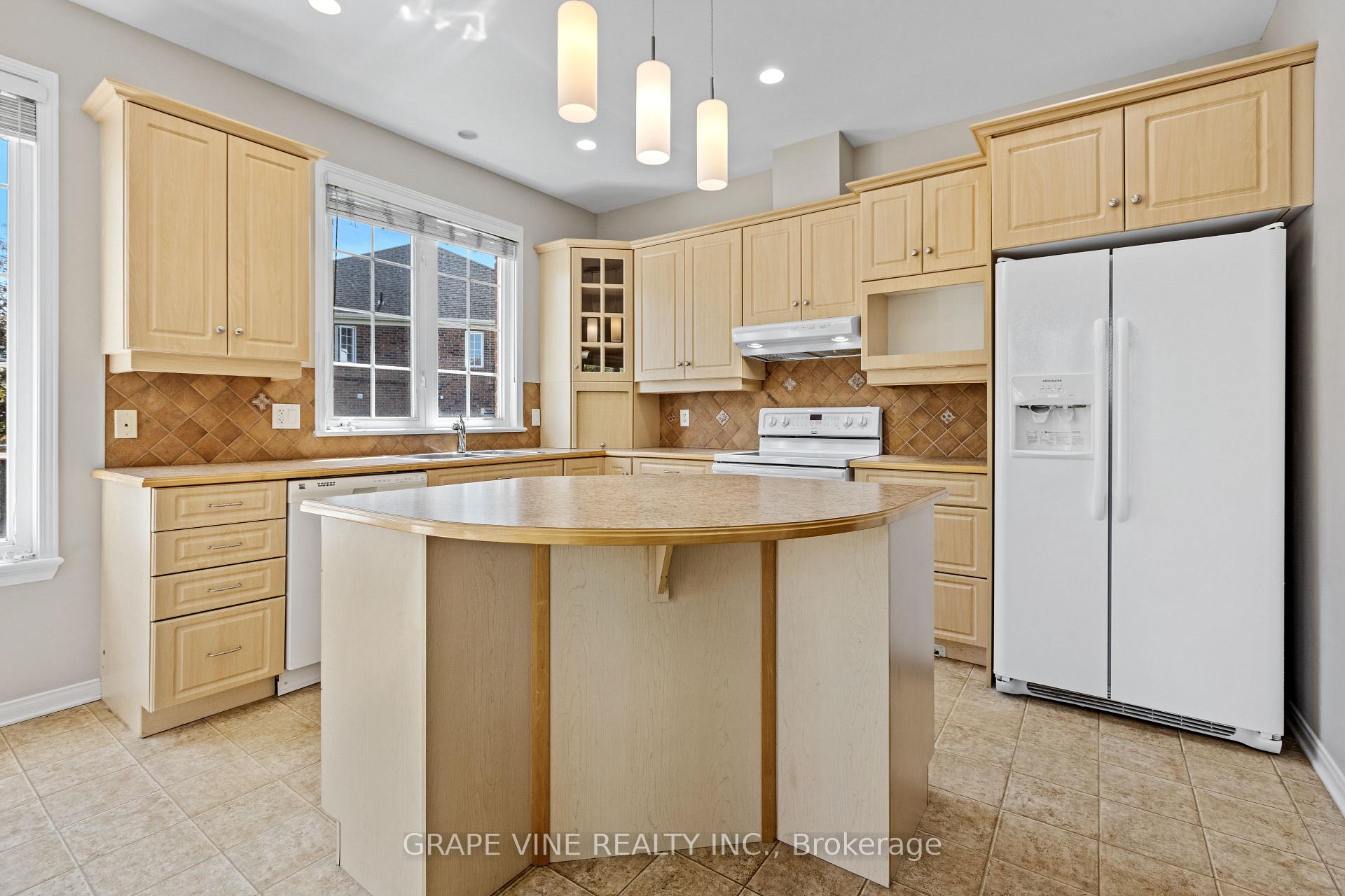 Photo 20 of 201 Ramelton Private, Ottawa, Barrhaven - Stonebridge — HOMEH