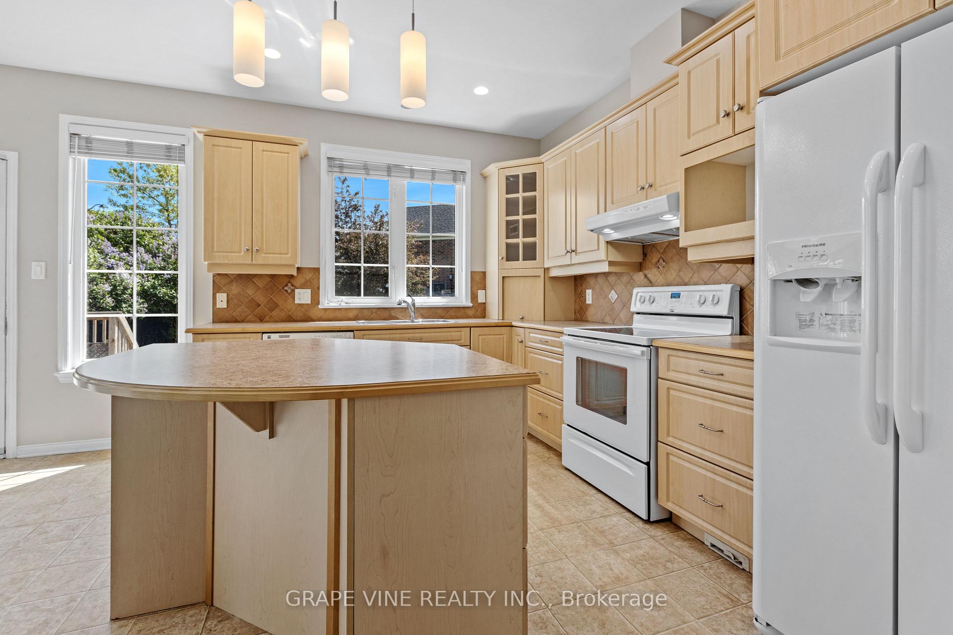 Photo 22 of 201 Ramelton Private, Ottawa, Barrhaven - Stonebridge — HOMEH