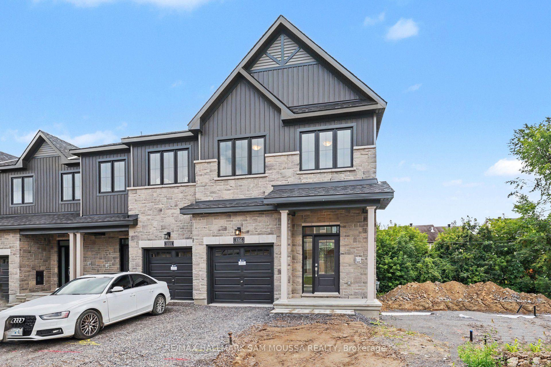 Photo 3 of 886 Eileen Vollick Crescent, Ottawa, Kanata - Morgan's Grant/South March — HOMEH