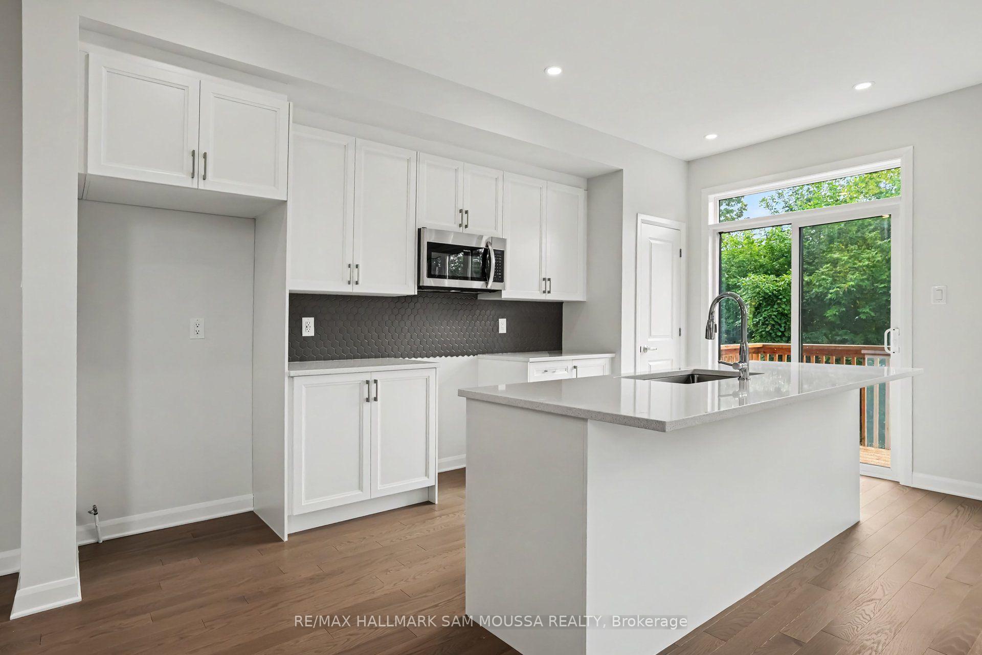 Photo 7 of 886 Eileen Vollick Crescent, Ottawa, Kanata - Morgan's Grant/South March — HOMEH