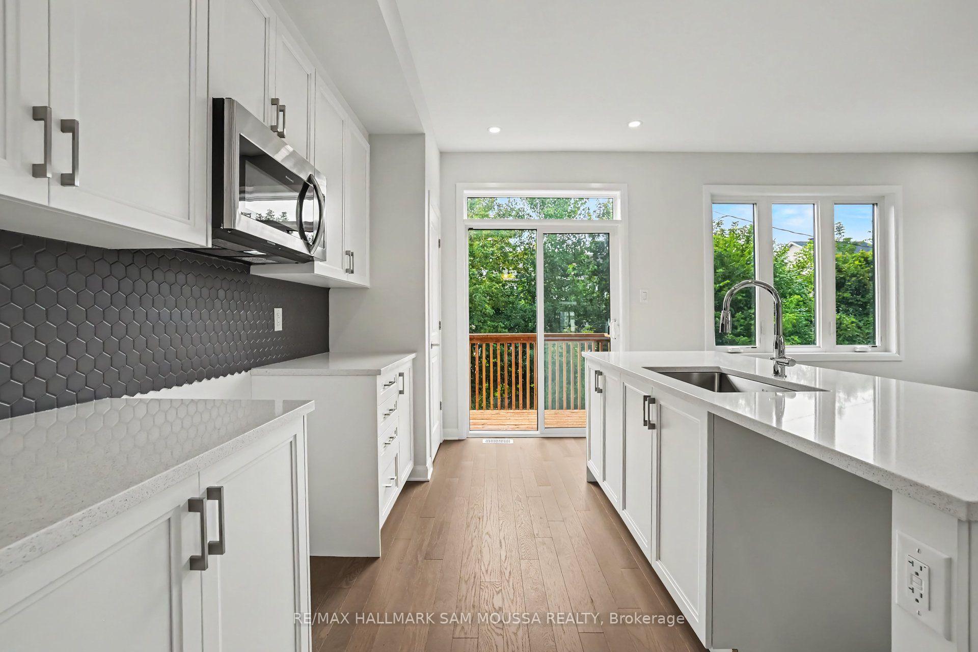 Photo 9 of 886 Eileen Vollick Crescent, Ottawa, Kanata - Morgan's Grant/South March — HOMEH