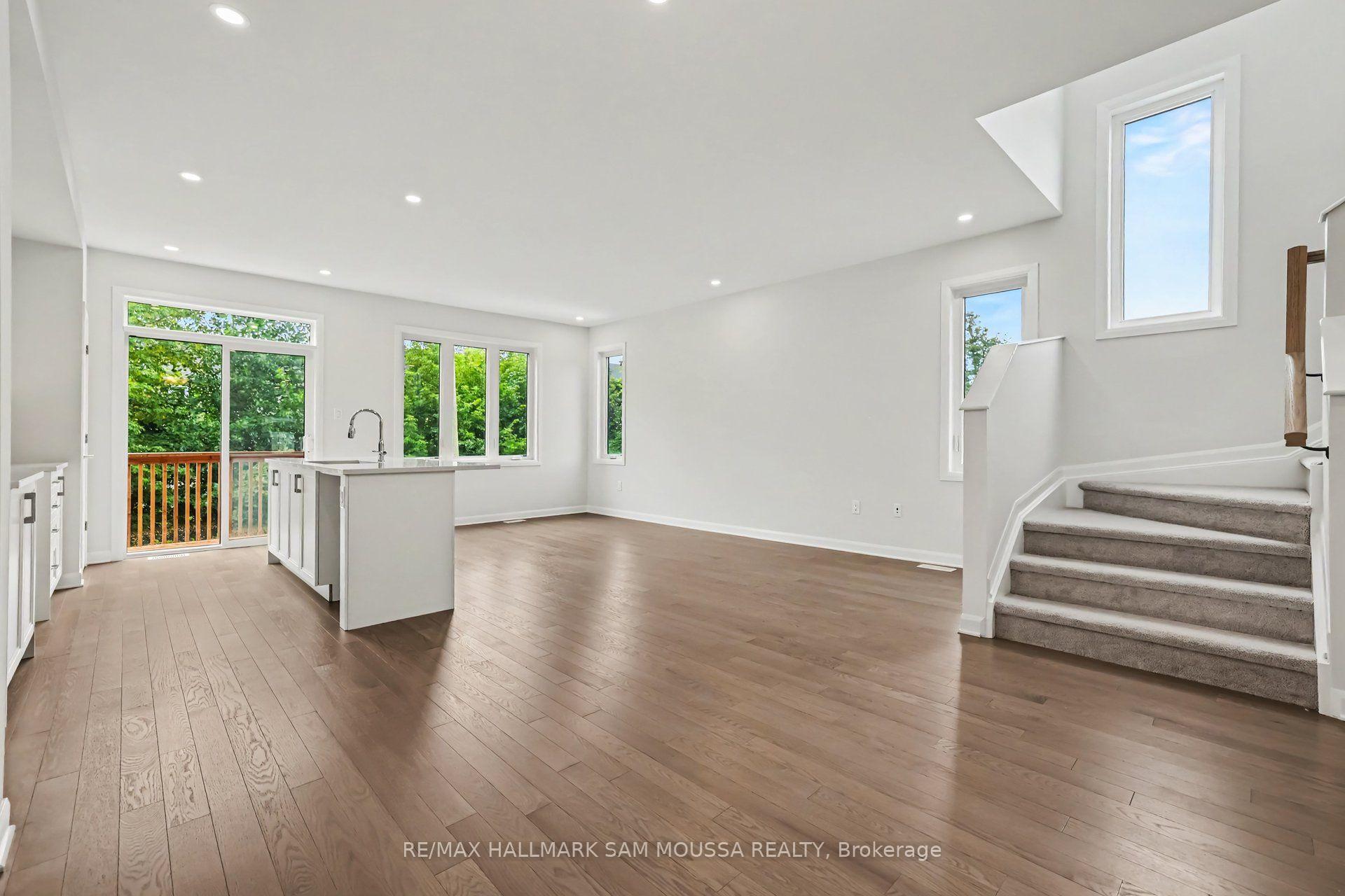 Photo 13 of 886 Eileen Vollick Crescent, Ottawa, Kanata - Morgan's Grant/South March — HOMEH