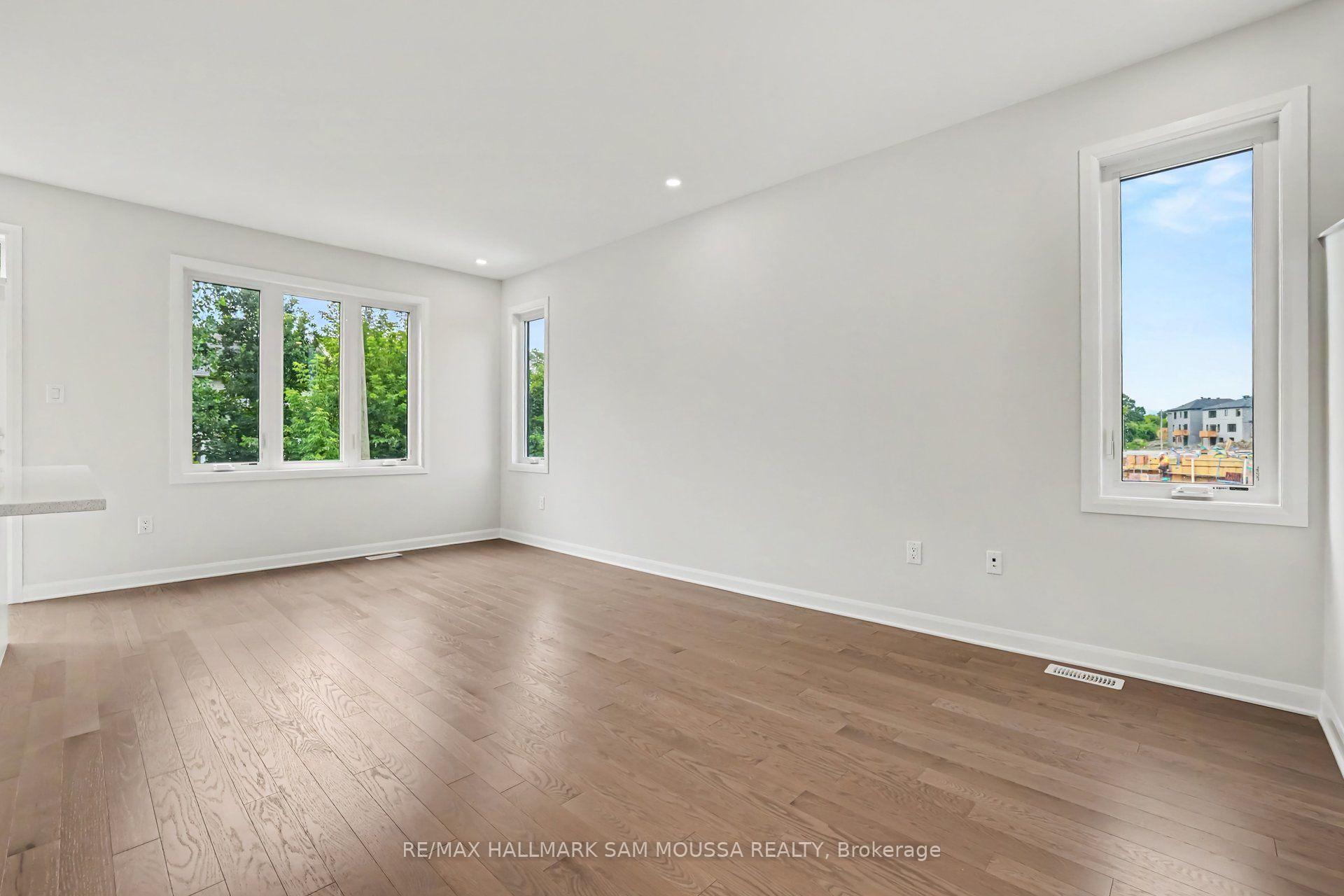 Photo 14 of 886 Eileen Vollick Crescent, Ottawa, Kanata - Morgan's Grant/South March — HOMEH