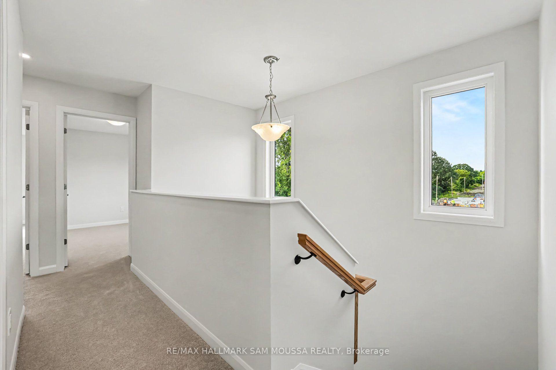 Photo 17 of 886 Eileen Vollick Crescent, Ottawa, Kanata - Morgan's Grant/South March — HOMEH