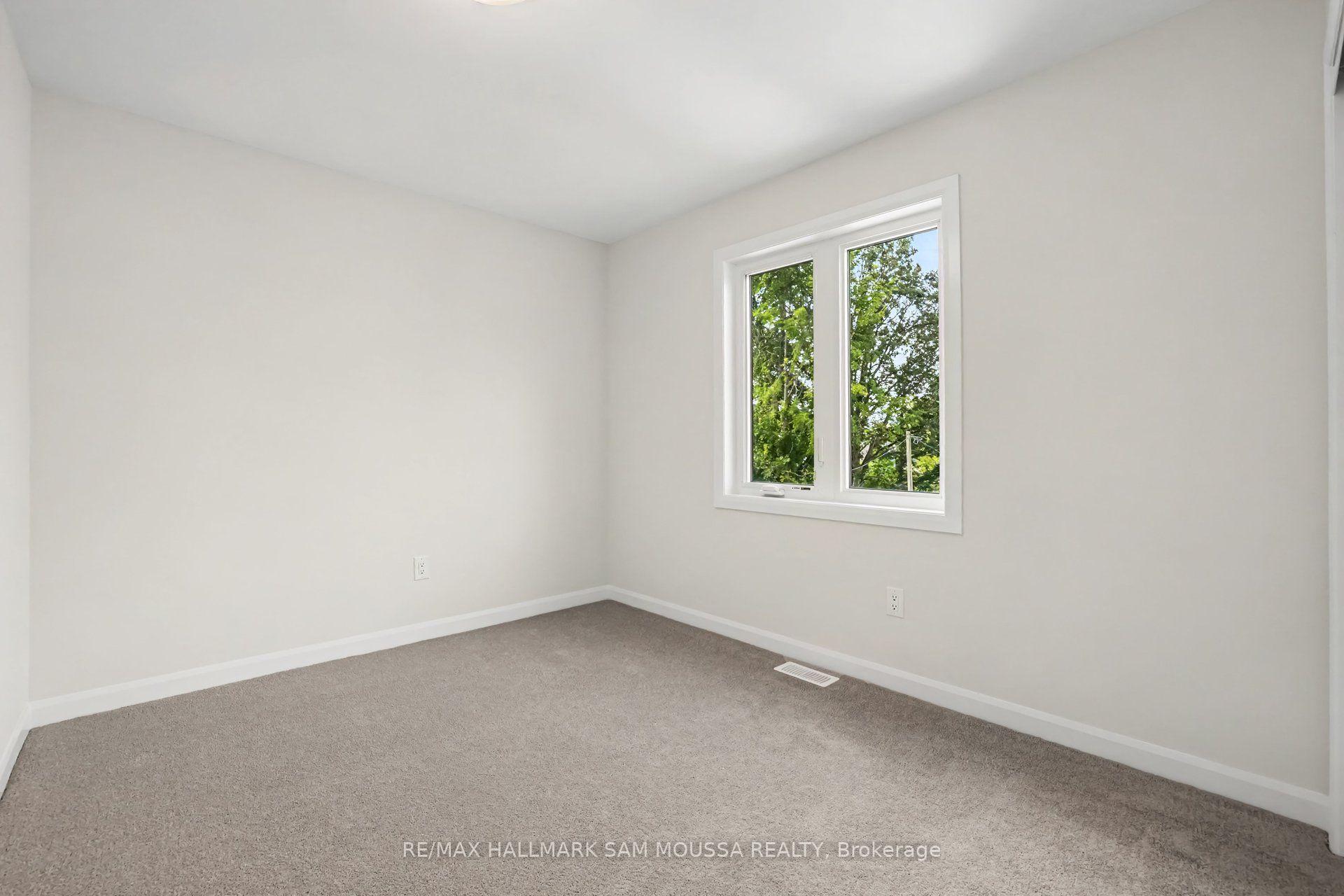 Photo 24 of 886 Eileen Vollick Crescent, Ottawa, Kanata - Morgan's Grant/South March — HOMEH
