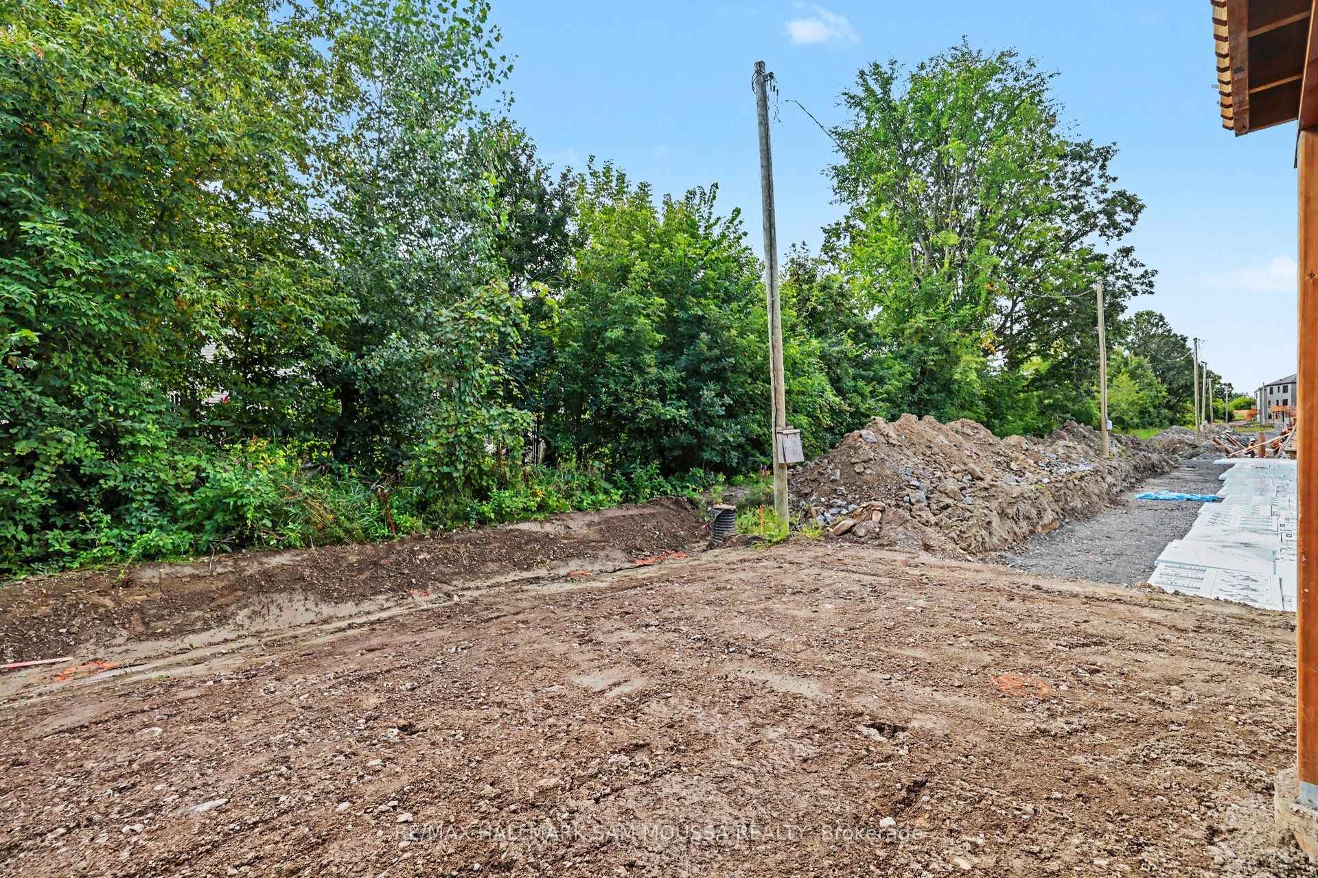 Photo 30 of 886 Eileen Vollick Crescent, Ottawa, Kanata - Morgan's Grant/South March — HOMEH