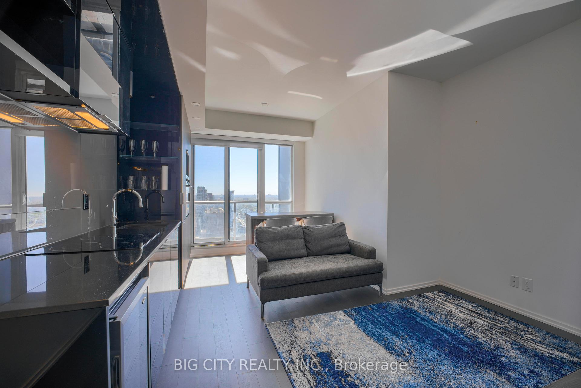 Photo 4 of Unit 4014, 70 Temperance Street, Toronto, Bay Street Corridor — HOMEH