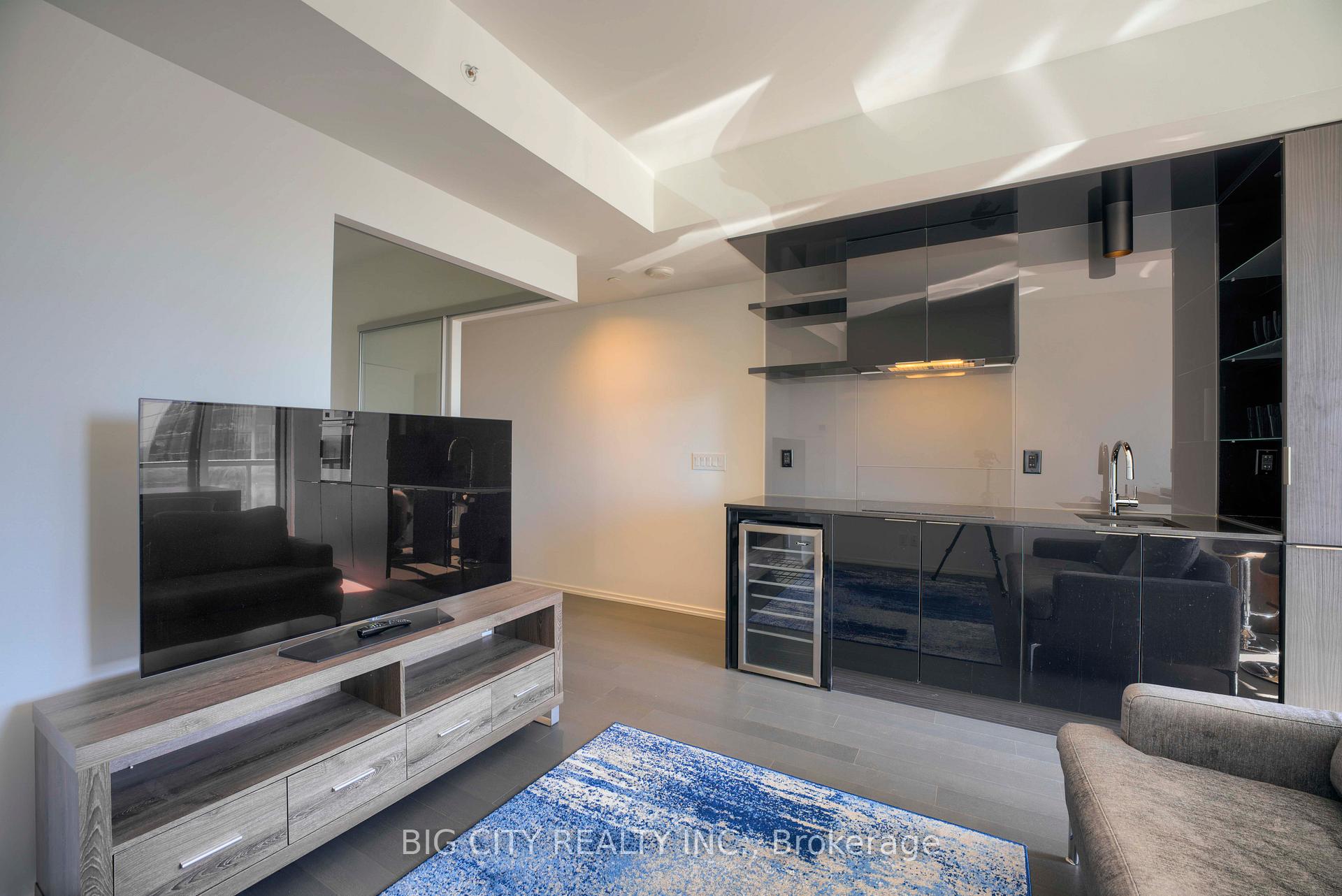 Photo 5 of Unit 4014, 70 Temperance Street, Toronto, Bay Street Corridor — HOMEH