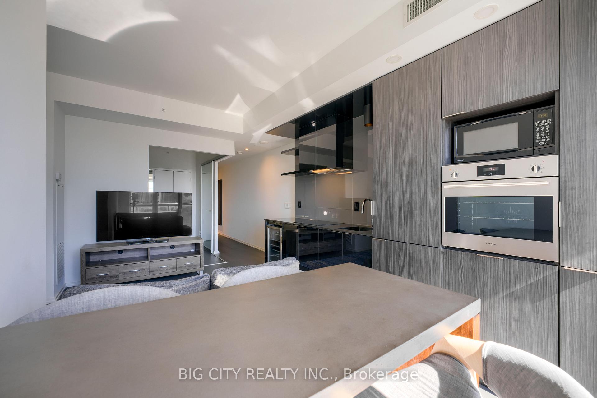 Photo 9 of Unit 4014, 70 Temperance Street, Toronto, Bay Street Corridor — HOMEH