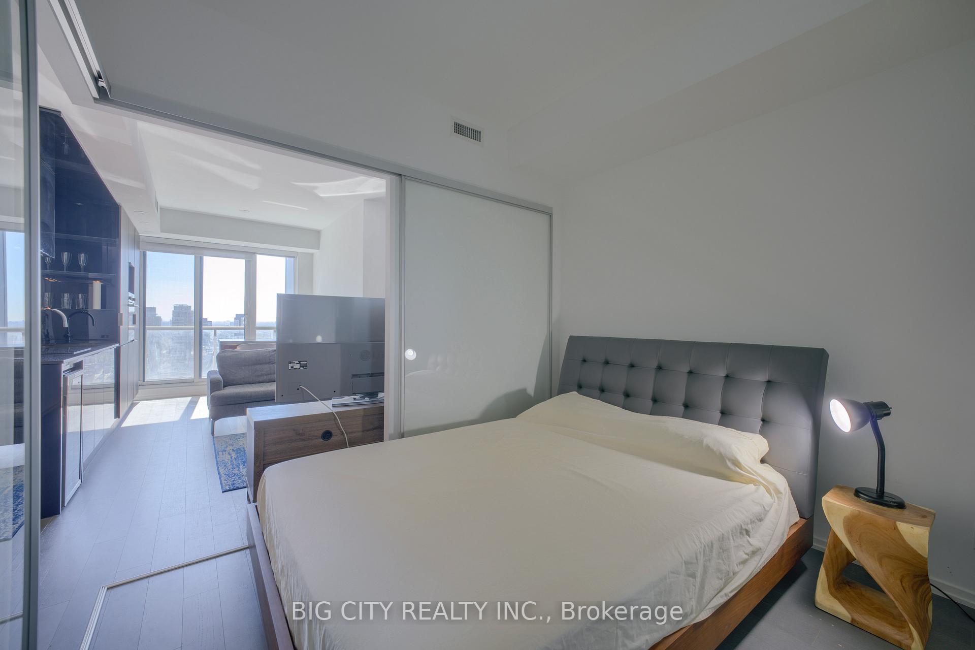 Photo 11 of Unit 4014, 70 Temperance Street, Toronto, Bay Street Corridor — HOMEH