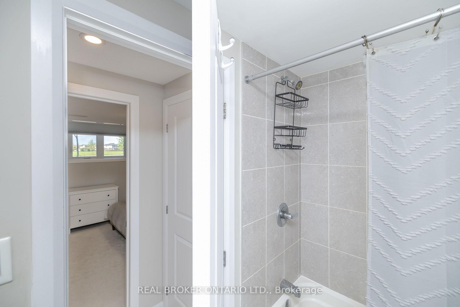 Photo 41 of Unit 2, 1213 Chapman Mills Drive, Ottawa, Barrhaven - Heritage Park — HOMEH