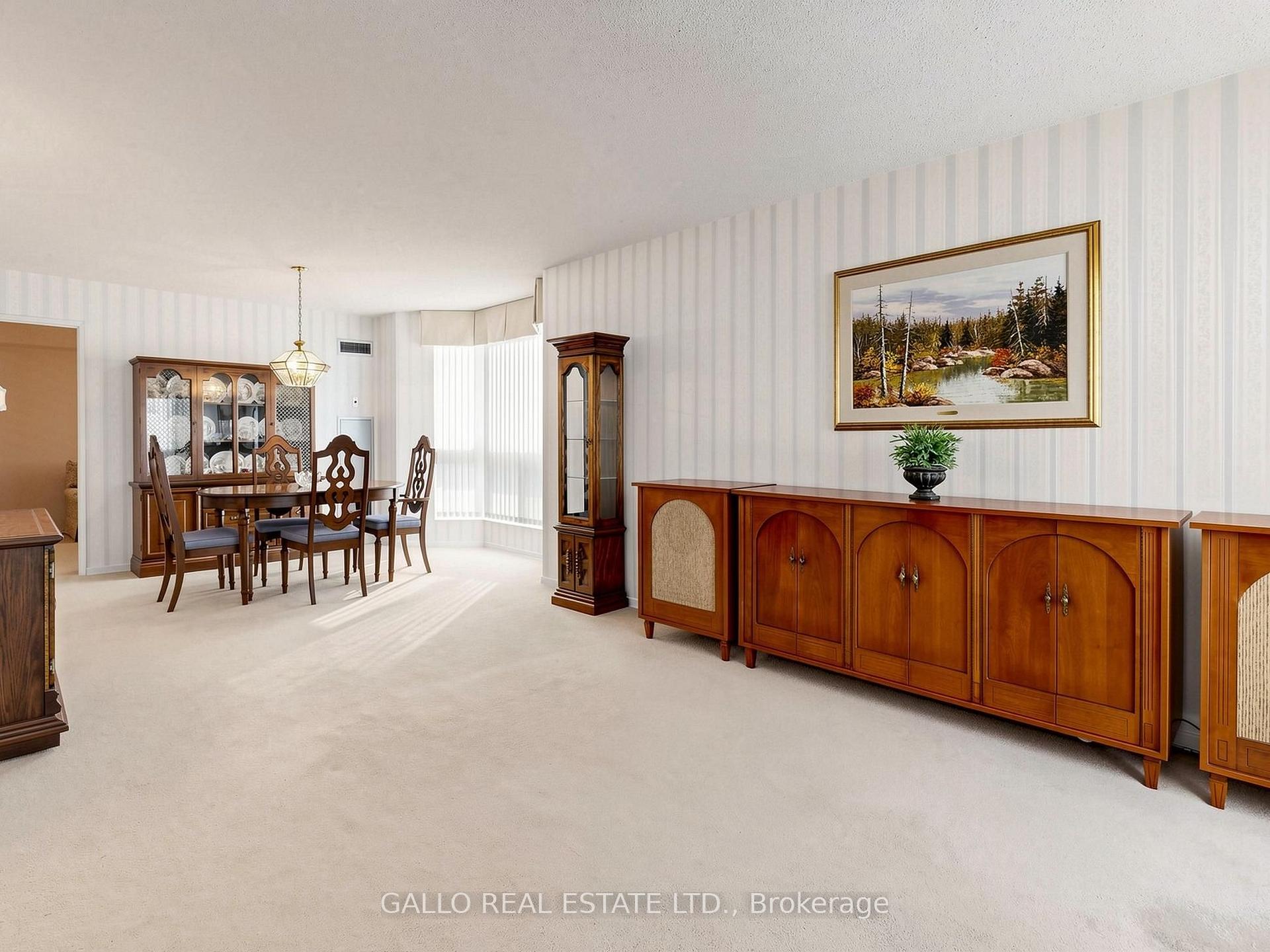 Photo 10 of Unit 203, 10 Kenneth Avenue, North York, Willowdale East — HOMEH