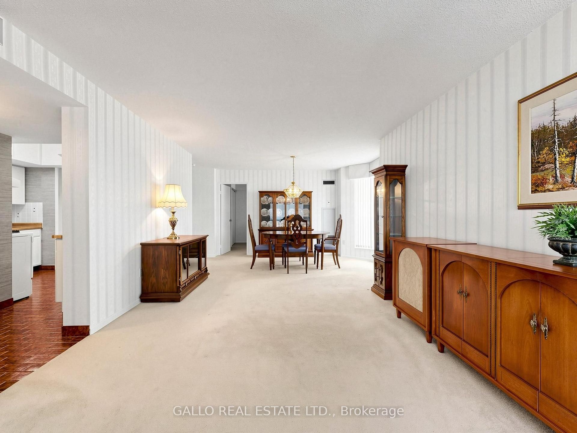 Photo 11 of Unit 203, 10 Kenneth Avenue, North York, Willowdale East — HOMEH
