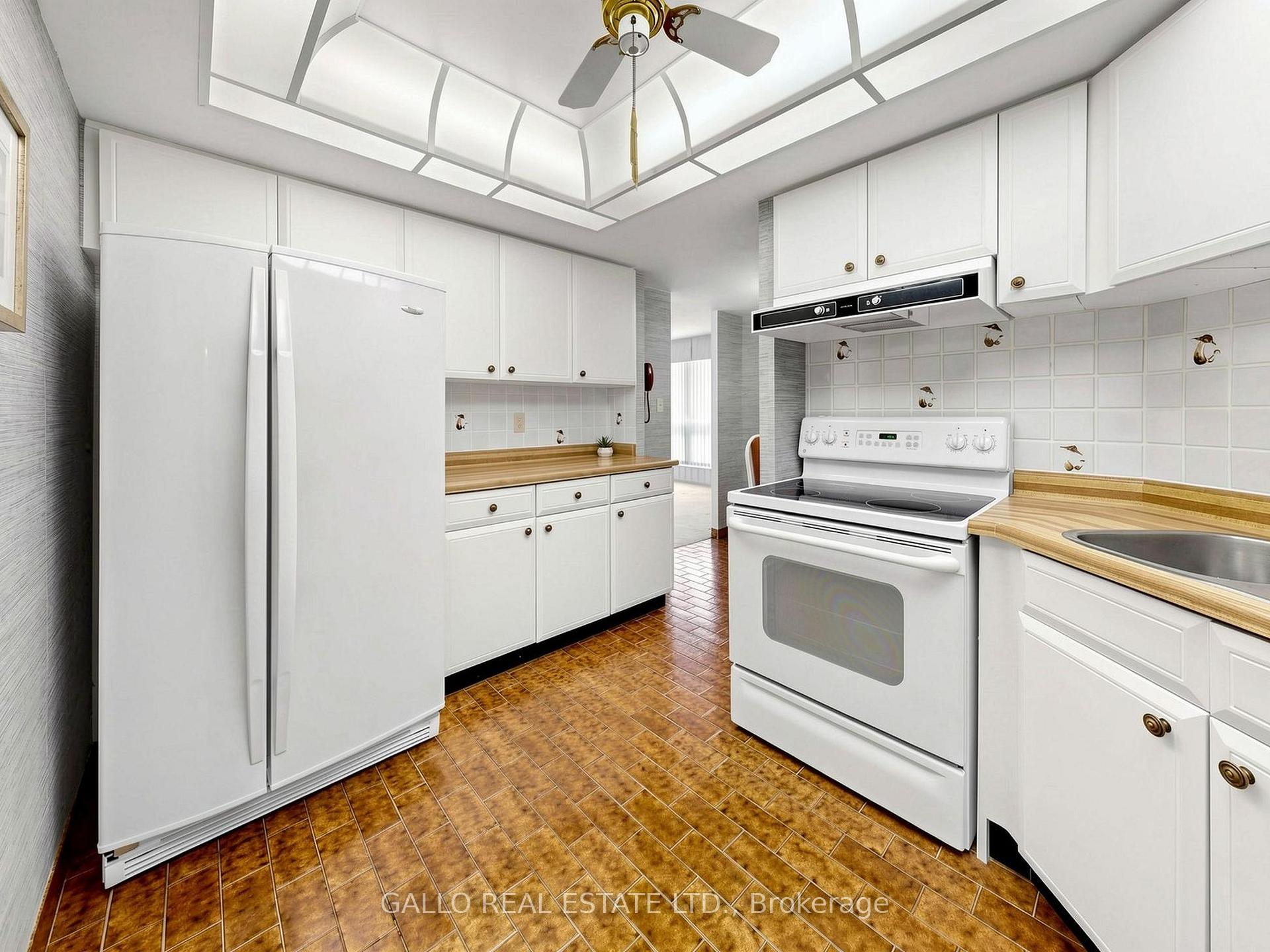Photo 18 of Unit 203, 10 Kenneth Avenue, North York, Willowdale East — HOMEH