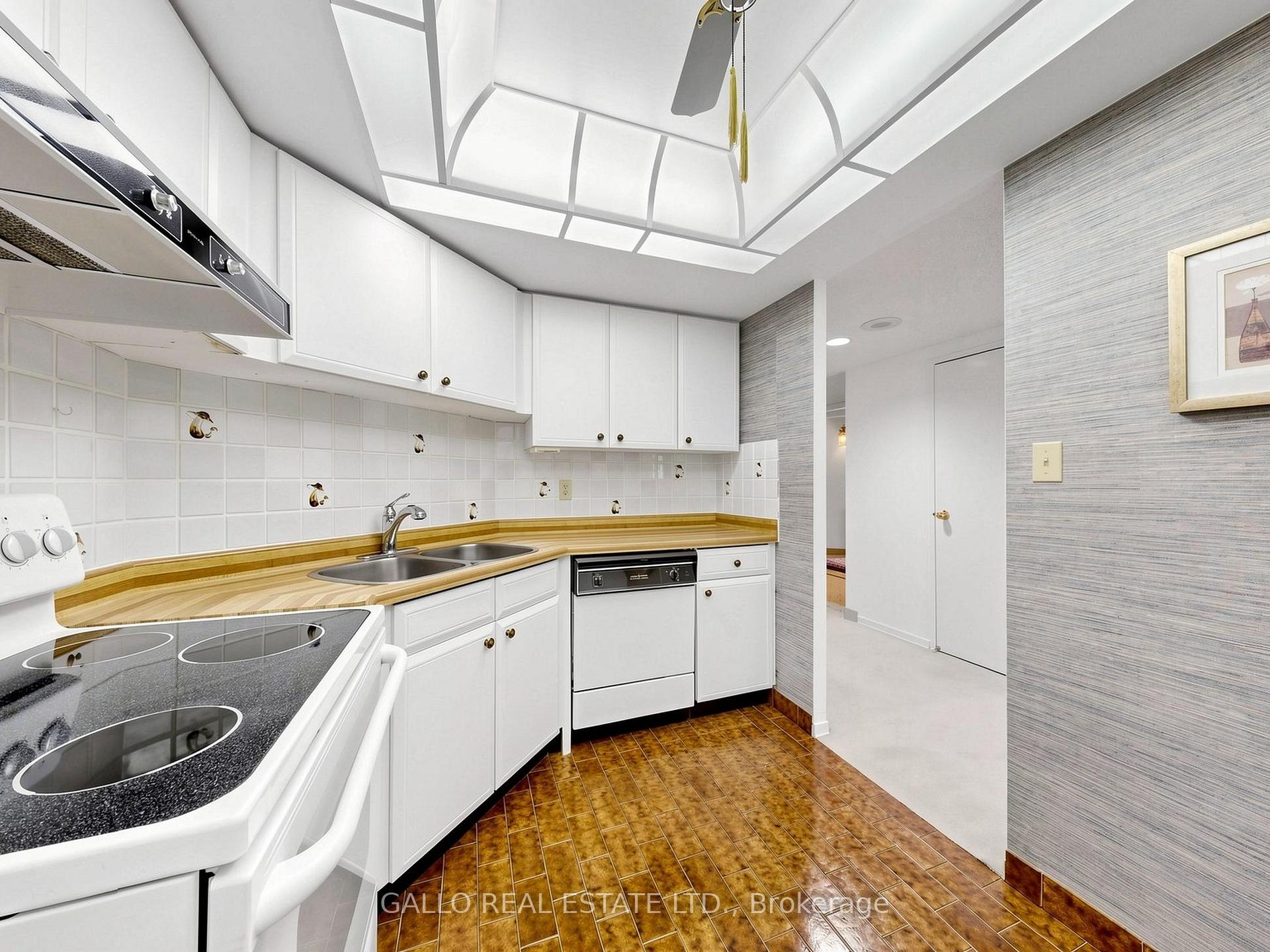 Photo 21 of Unit 203, 10 Kenneth Avenue, North York, Willowdale East — HOMEH