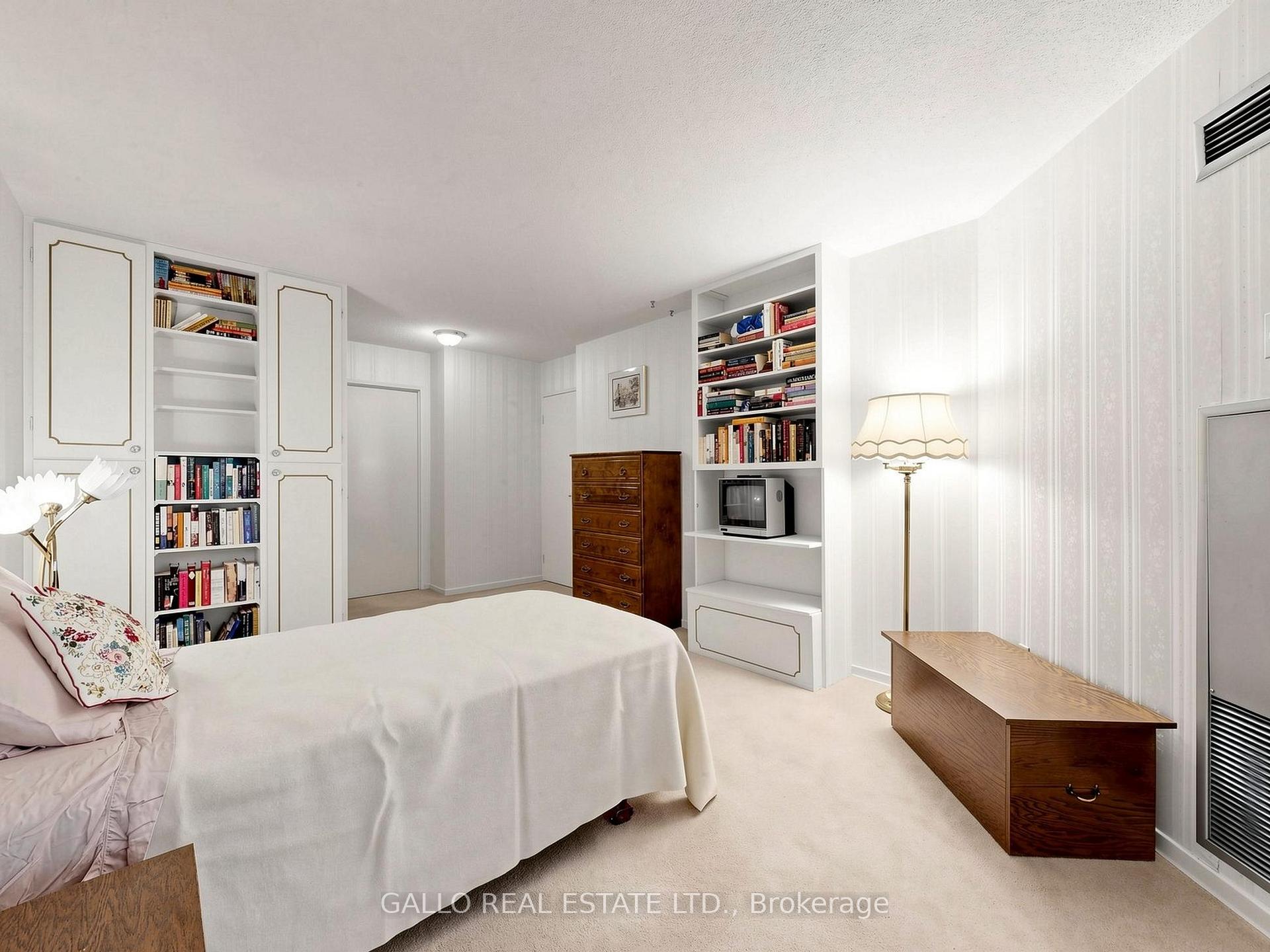 Photo 25 of Unit 203, 10 Kenneth Avenue, North York, Willowdale East — HOMEH