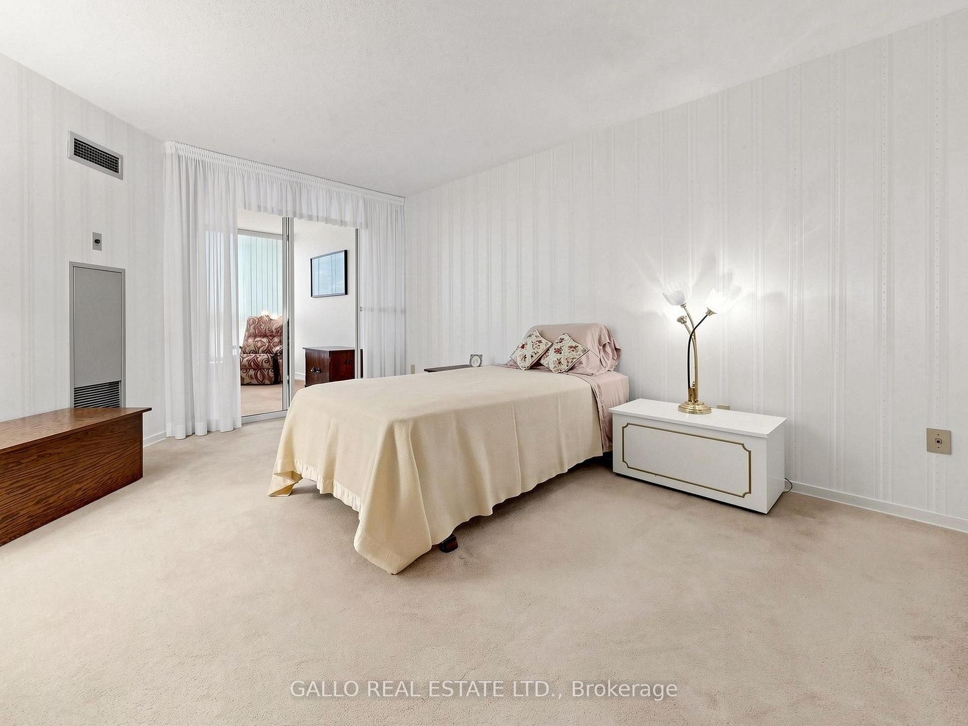 Photo 24 of Unit 203, 10 Kenneth Avenue, North York, Willowdale East — HOMEH