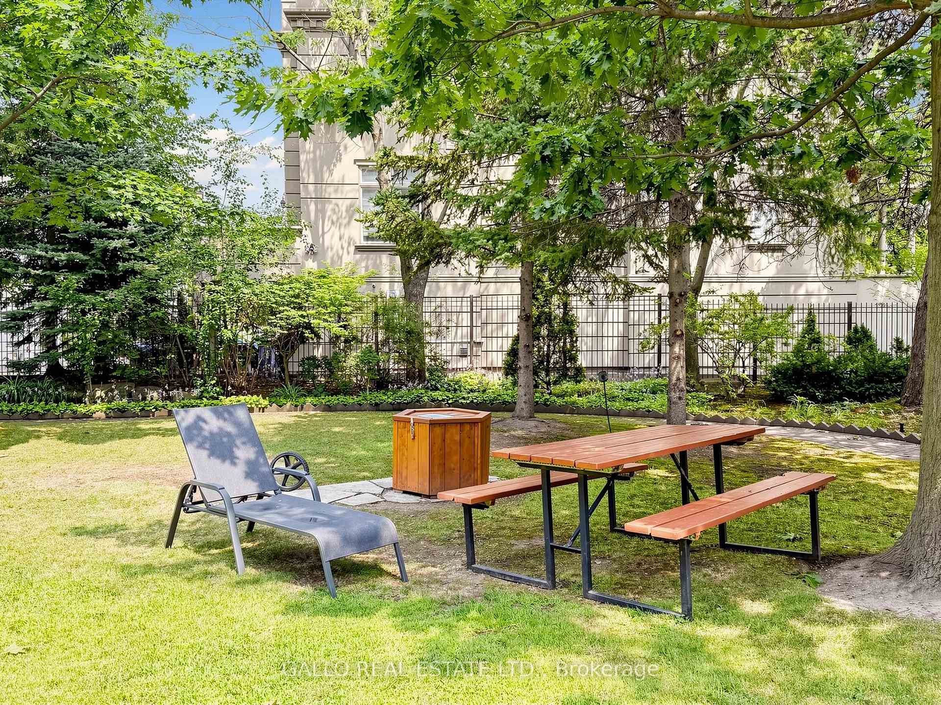 Photo 36 of Unit 203, 10 Kenneth Avenue, North York, Willowdale East — HOMEH
