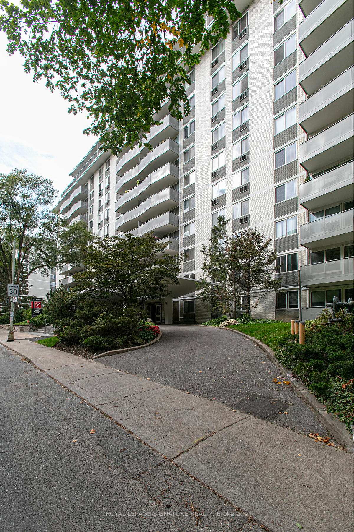 Front of Unit 201, 10 Shallmar Boulevard
