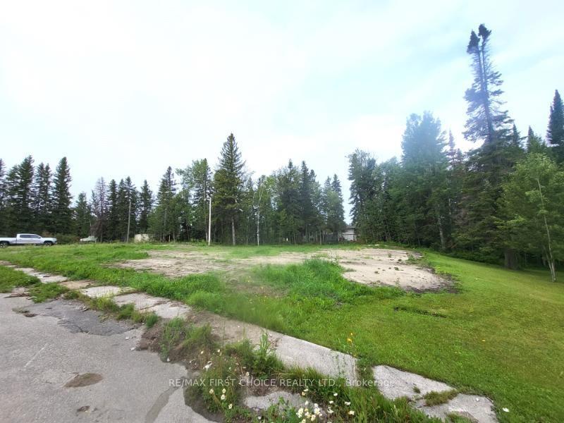 Photo 2 of 123 Lakeview Drive, Greenstone, TB-96 — HOMEH