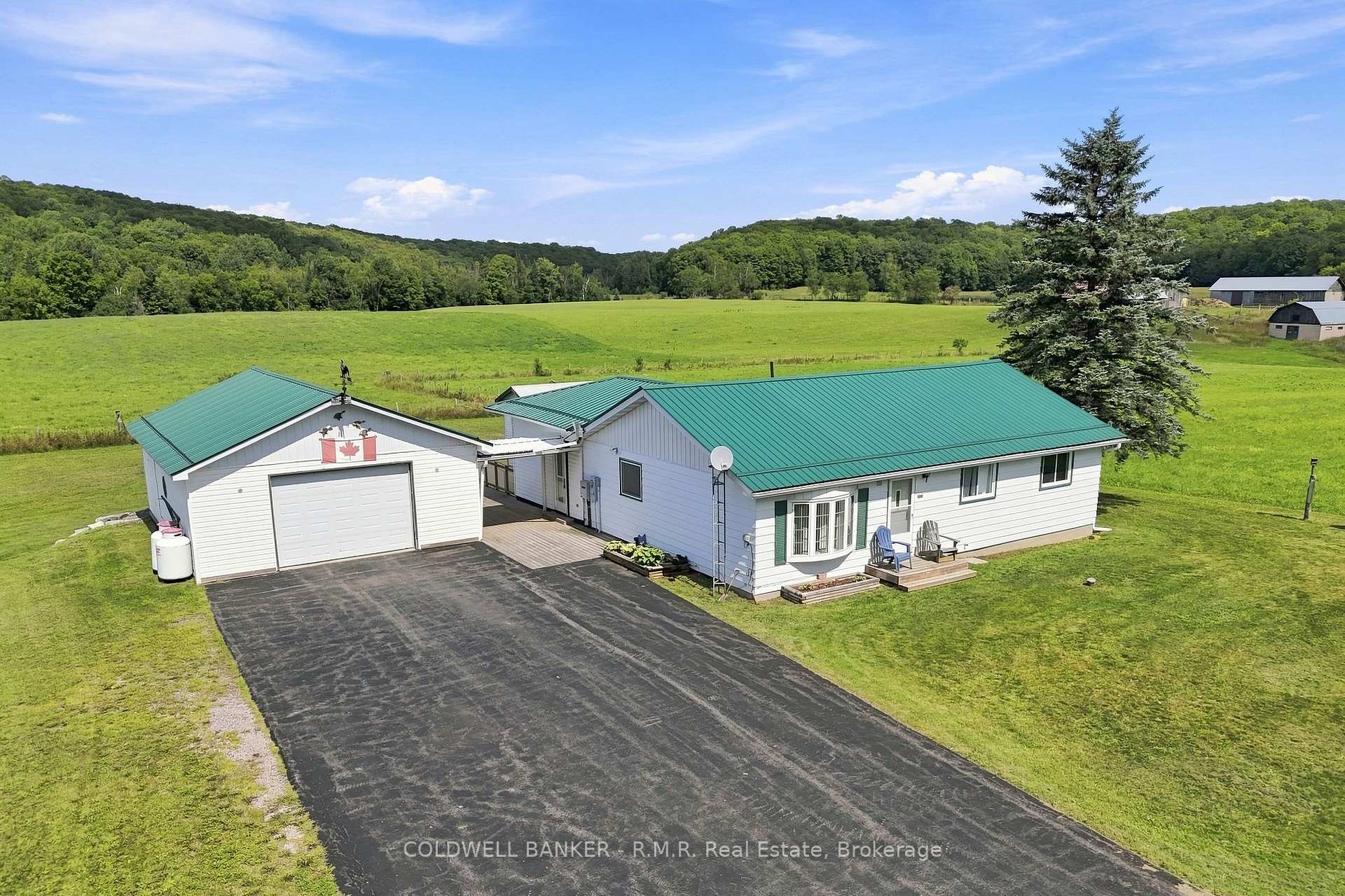 Photo of 1695 Horseshoe Lake Road