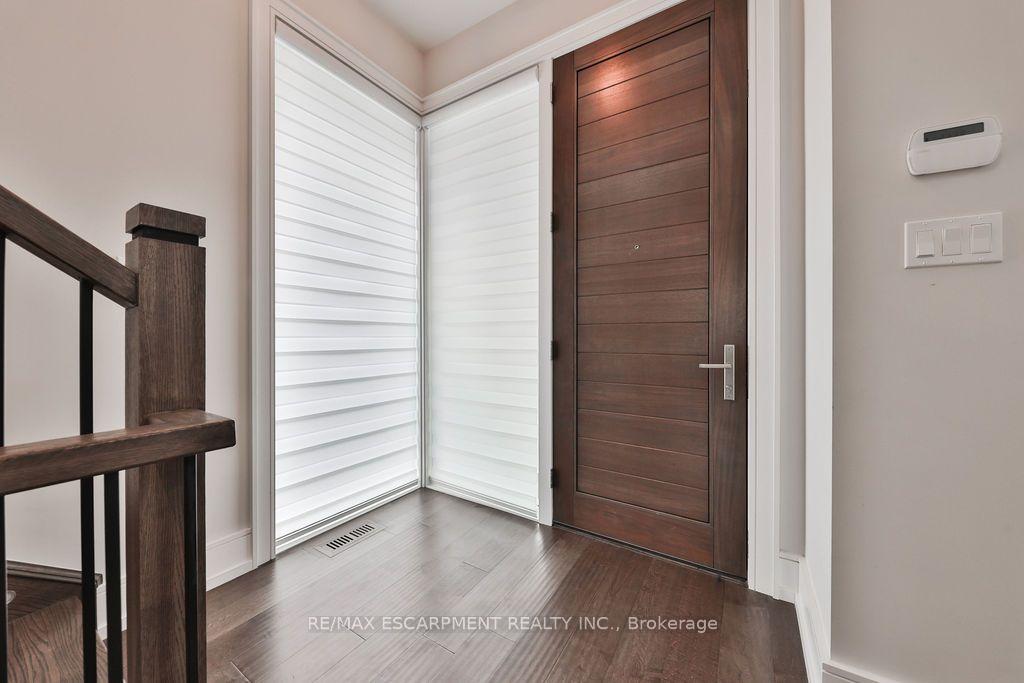 Photo 2 of Unit 16, 10 Maple Grove Drive, Oakville, Morrison — HOMEH