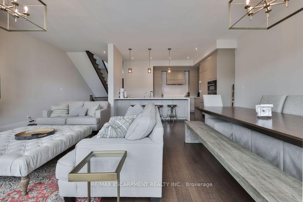 Photo 8 of Unit 16, 10 Maple Grove Drive, Oakville, Morrison — HOMEH