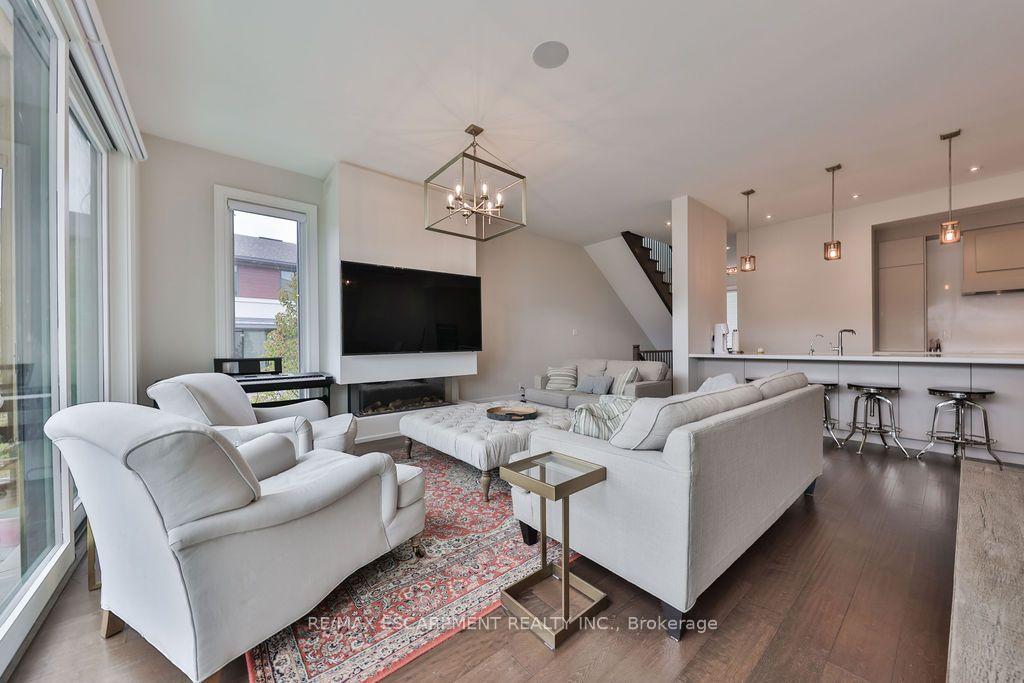 Photo 9 of Unit 16, 10 Maple Grove Drive, Oakville, Morrison — HOMEH