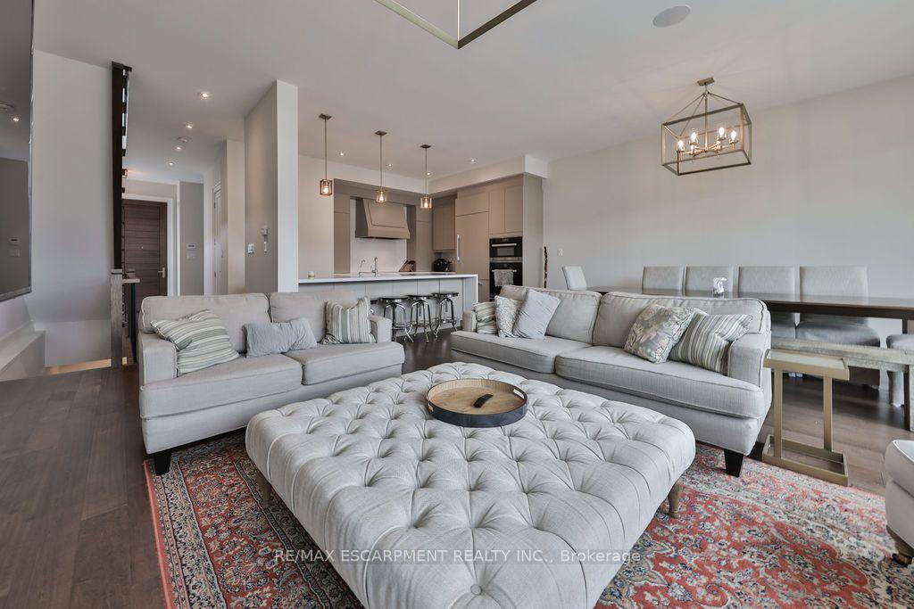 Photo 11 of Unit 16, 10 Maple Grove Drive, Oakville, Morrison — HOMEH