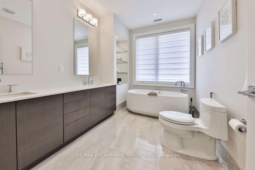 Photo 14 of Unit 16, 10 Maple Grove Drive, Oakville, Morrison — HOMEH