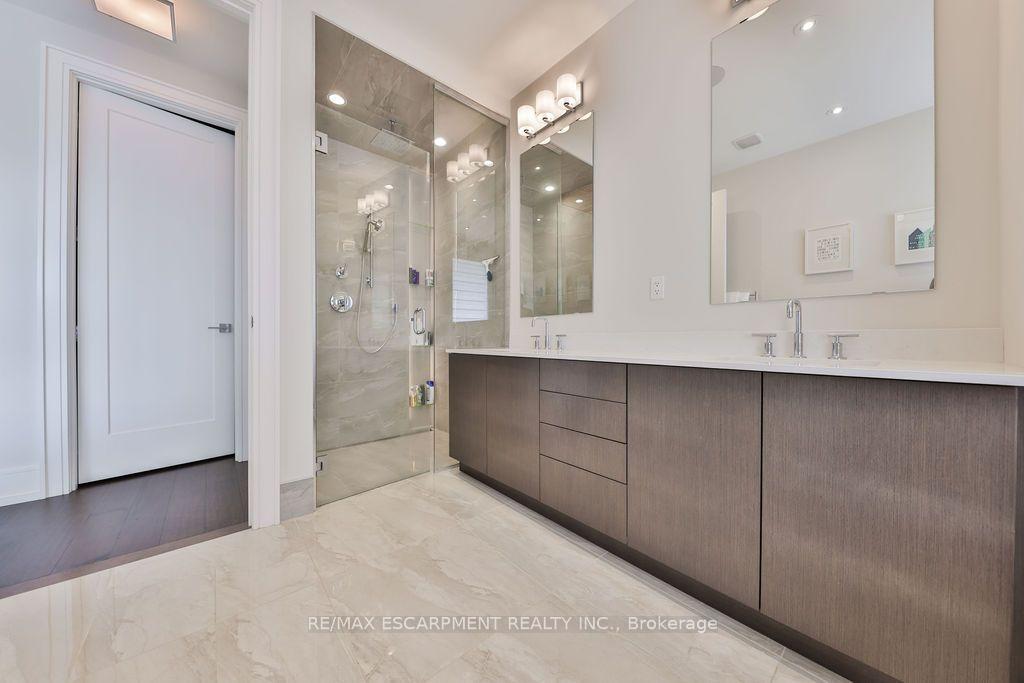 Photo 15 of Unit 16, 10 Maple Grove Drive, Oakville, Morrison — HOMEH