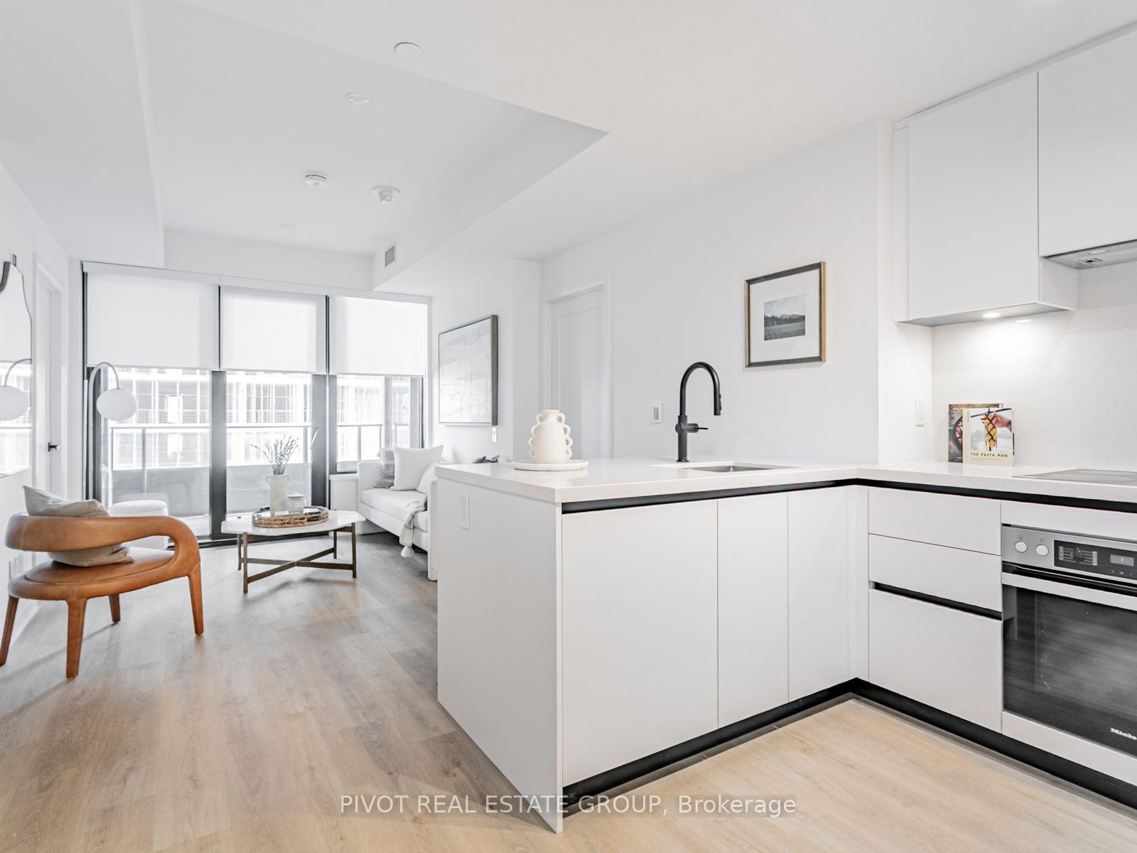 Photo 8 of Unit 1003, 4023 The Exchange, Mississauga, City Centre — HOMEH