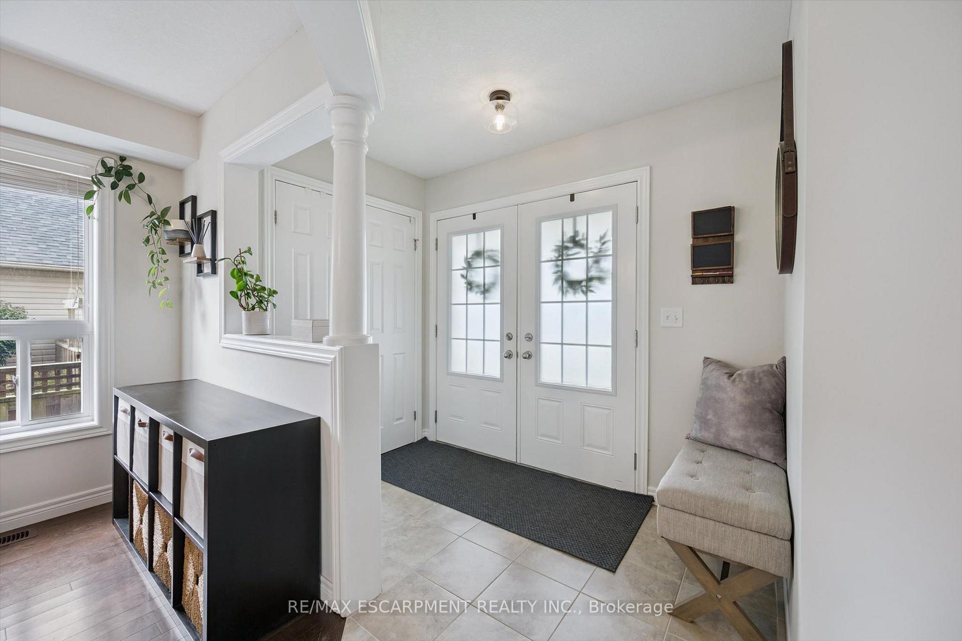 Photo 4 of 193 Hilltop Drive, North Dumfries, Ayr — HOMEH