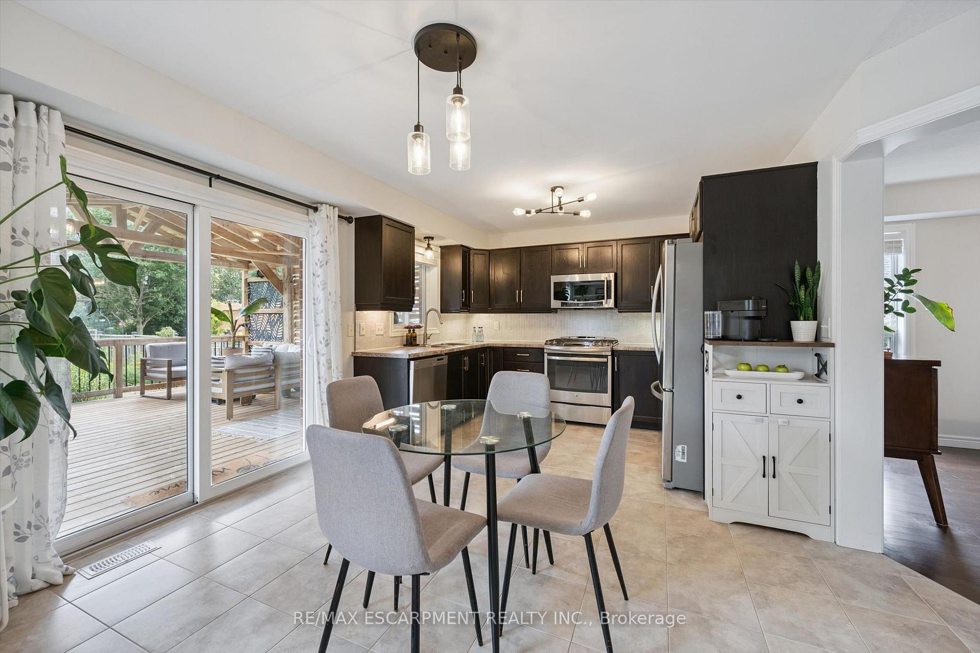 Photo 10 of 193 Hilltop Drive, North Dumfries, Ayr — HOMEH