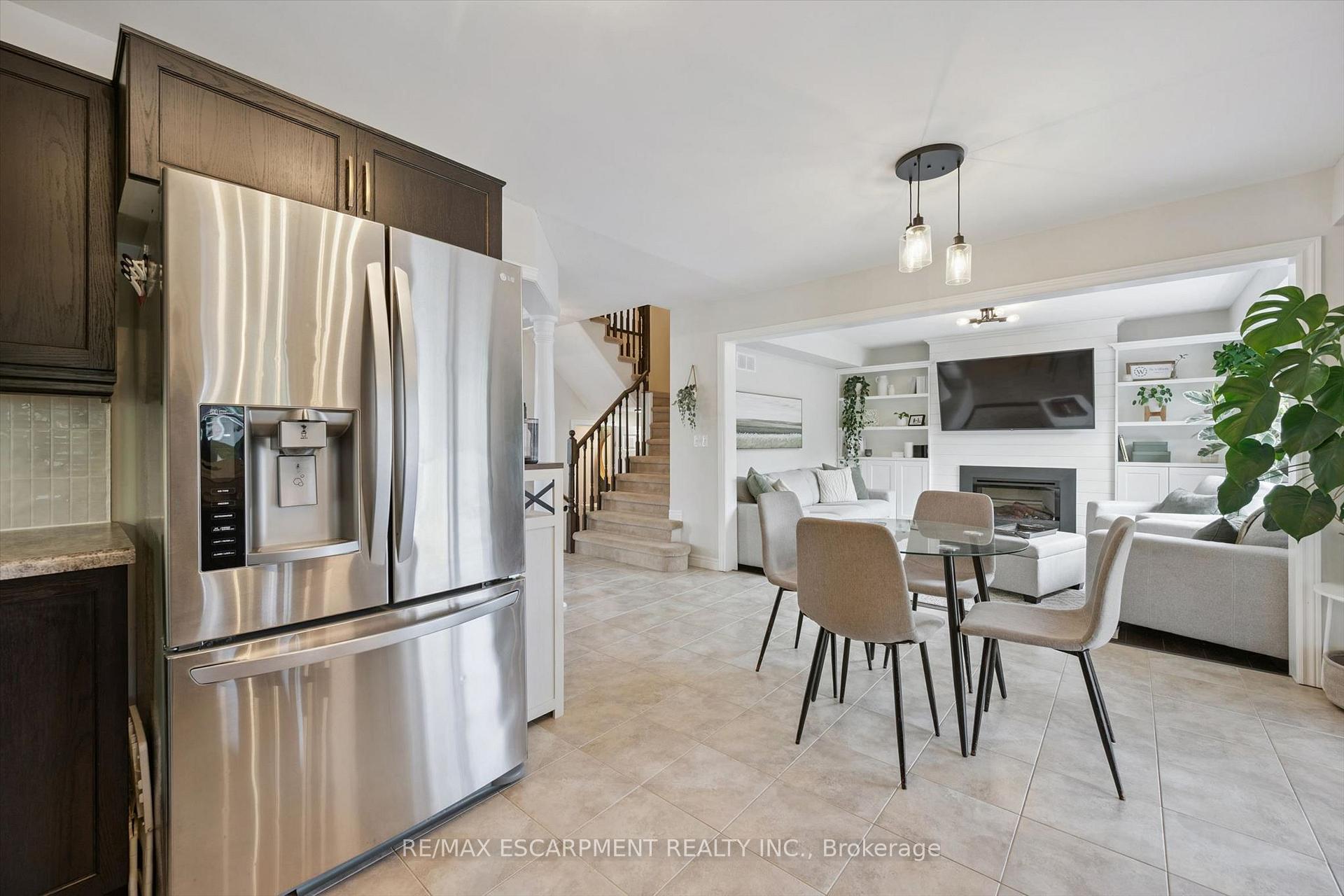 Photo 13 of 193 Hilltop Drive, North Dumfries, Ayr — HOMEH