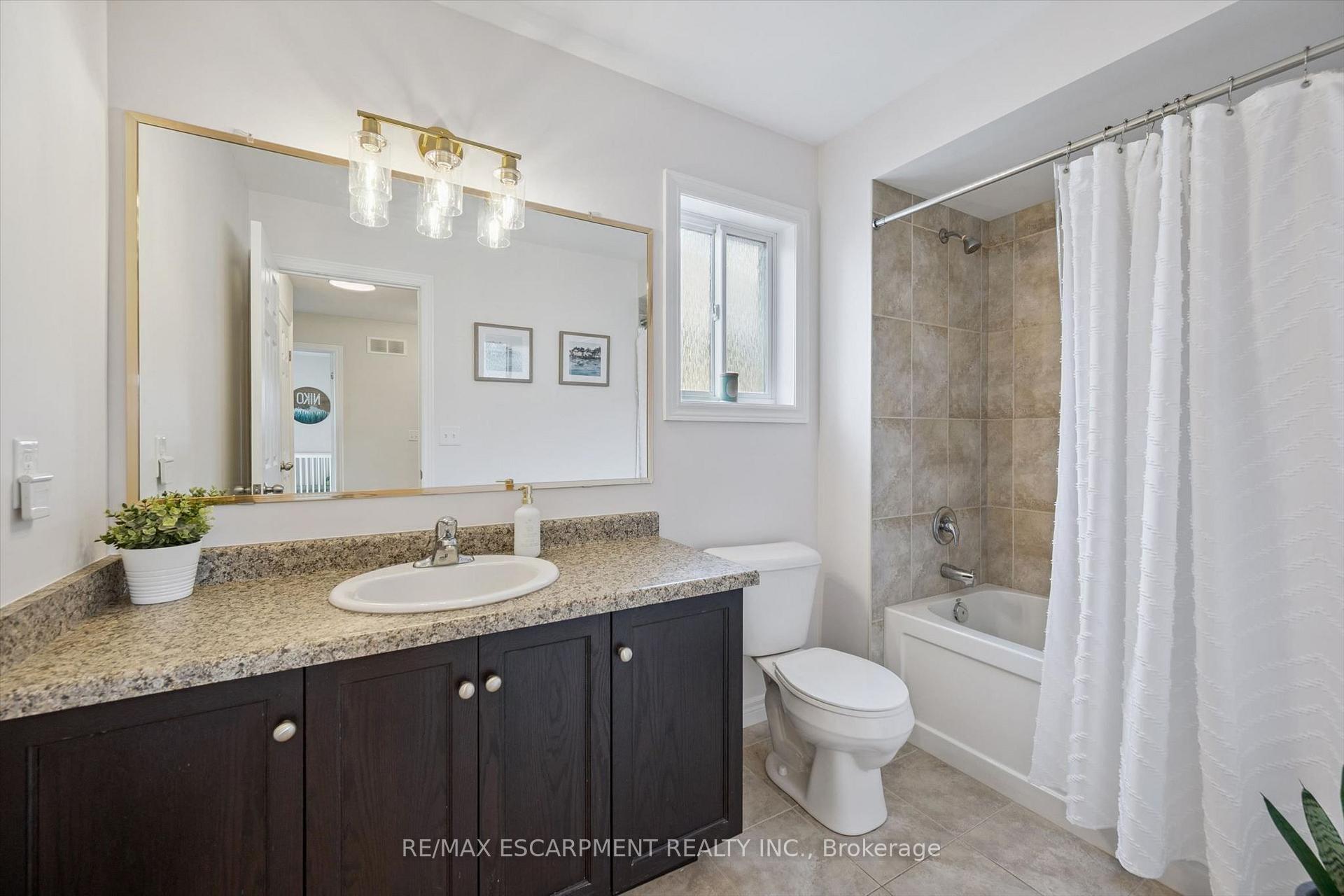 Photo 27 of 193 Hilltop Drive, North Dumfries, Ayr — HOMEH