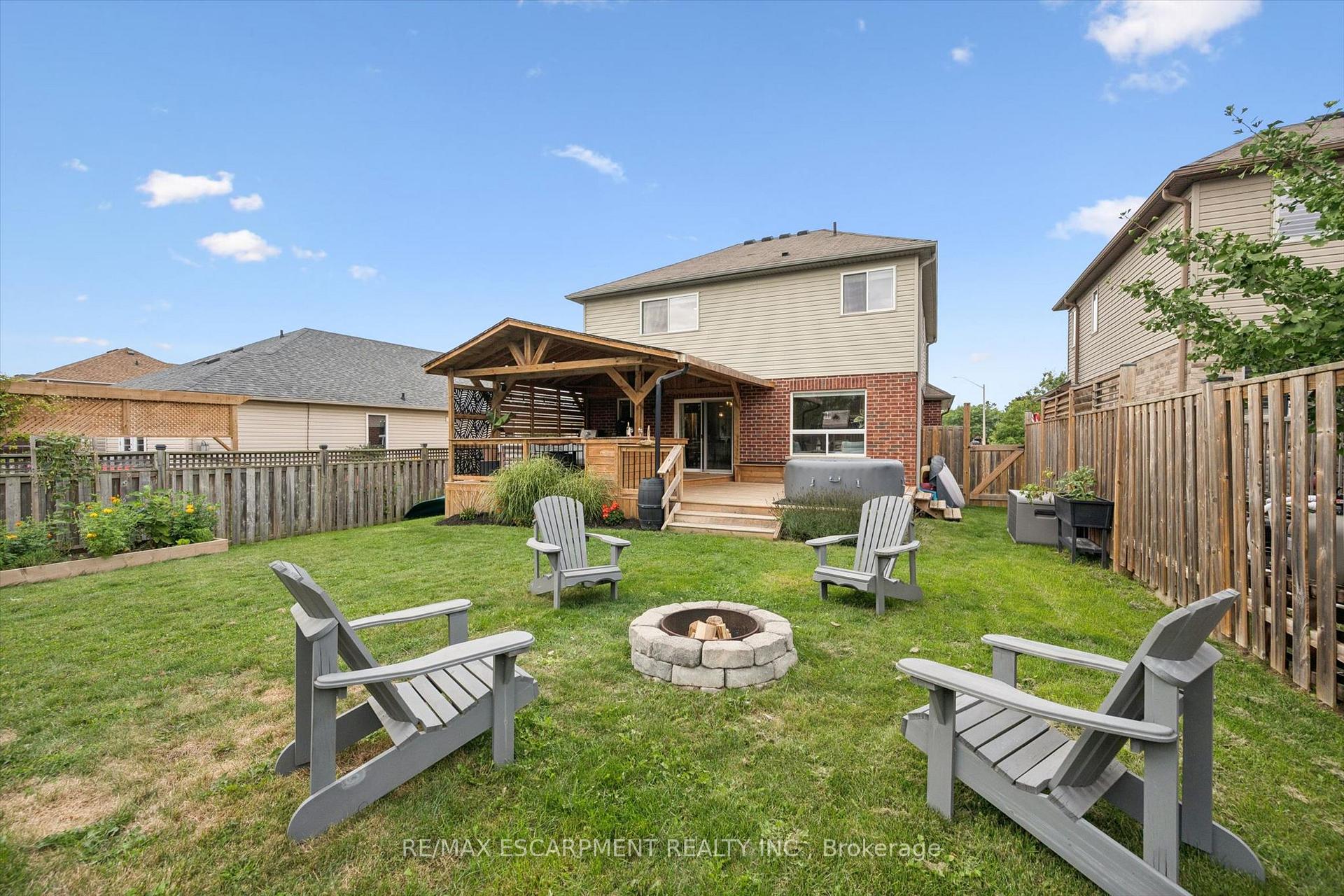 Photo 32 of 193 Hilltop Drive, North Dumfries, Ayr — HOMEH