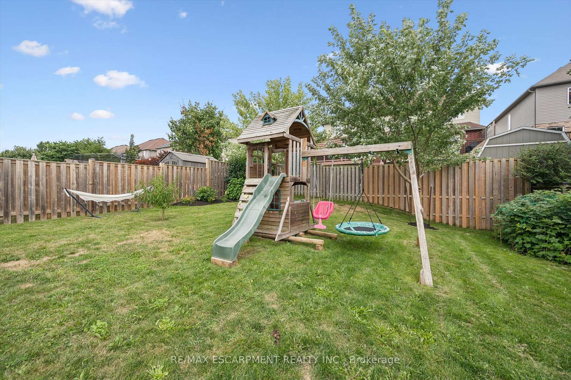 Photo 33 of 193 Hilltop Drive, North Dumfries, Ayr — HOMEH
