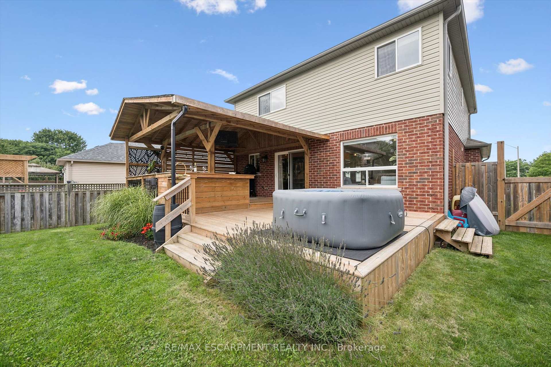 Photo 35 of 193 Hilltop Drive, North Dumfries, Ayr — HOMEH