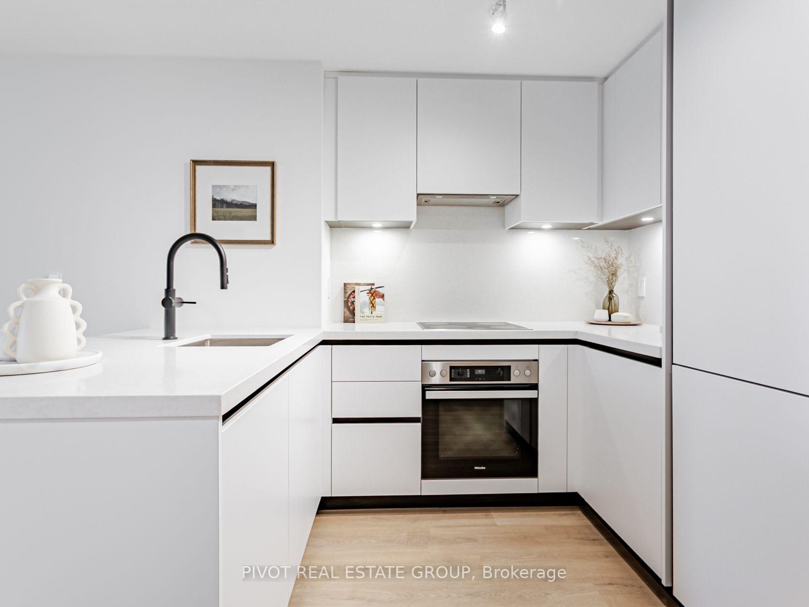 Photo 3 of Unit 1703, 4023 The Exchange, Mississauga, City Centre — HOMEH