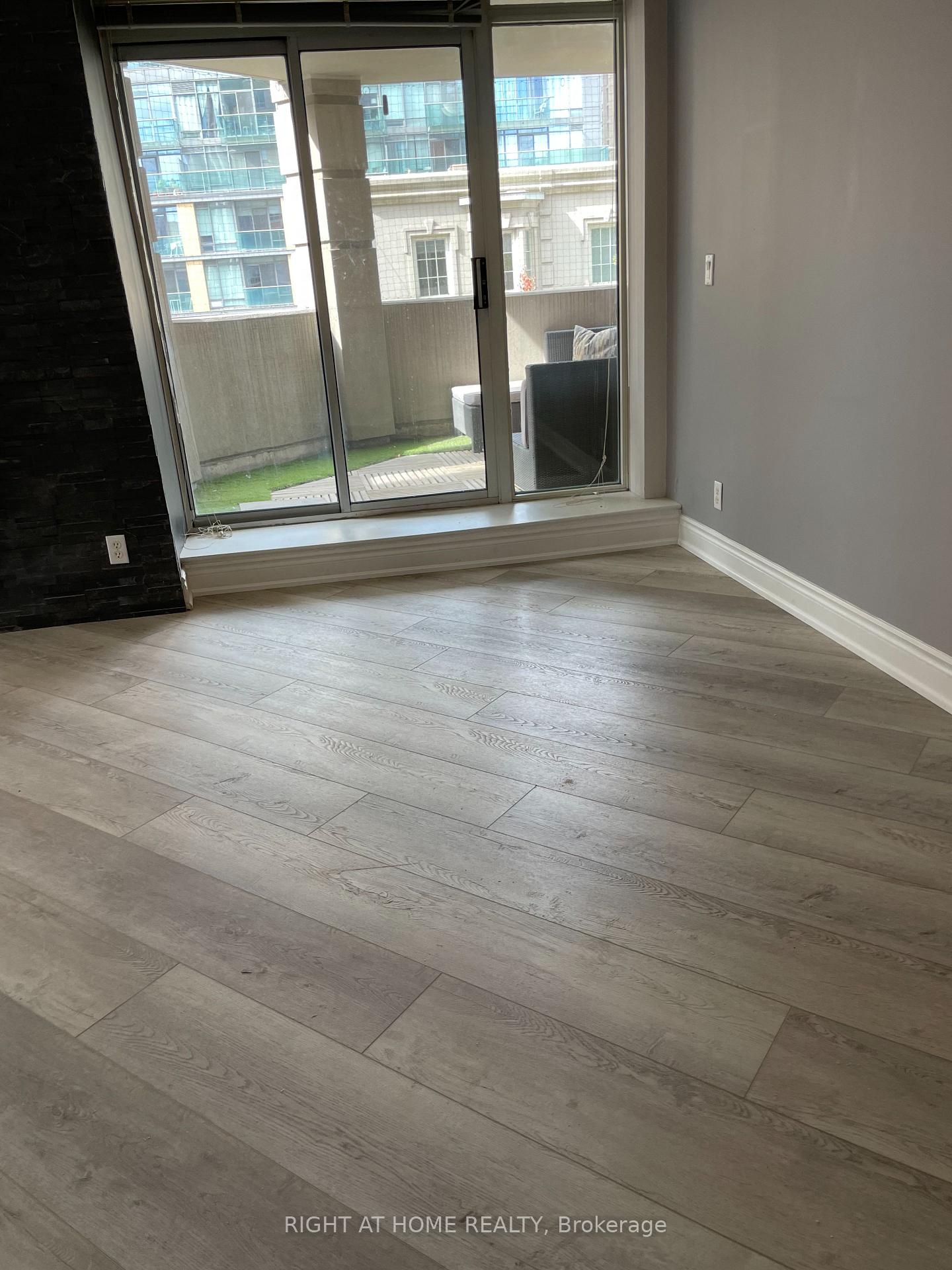 Photo 4 of Unit 407, 20 Collier Street, Toronto, Rosedale-Moore Park — HOMEH