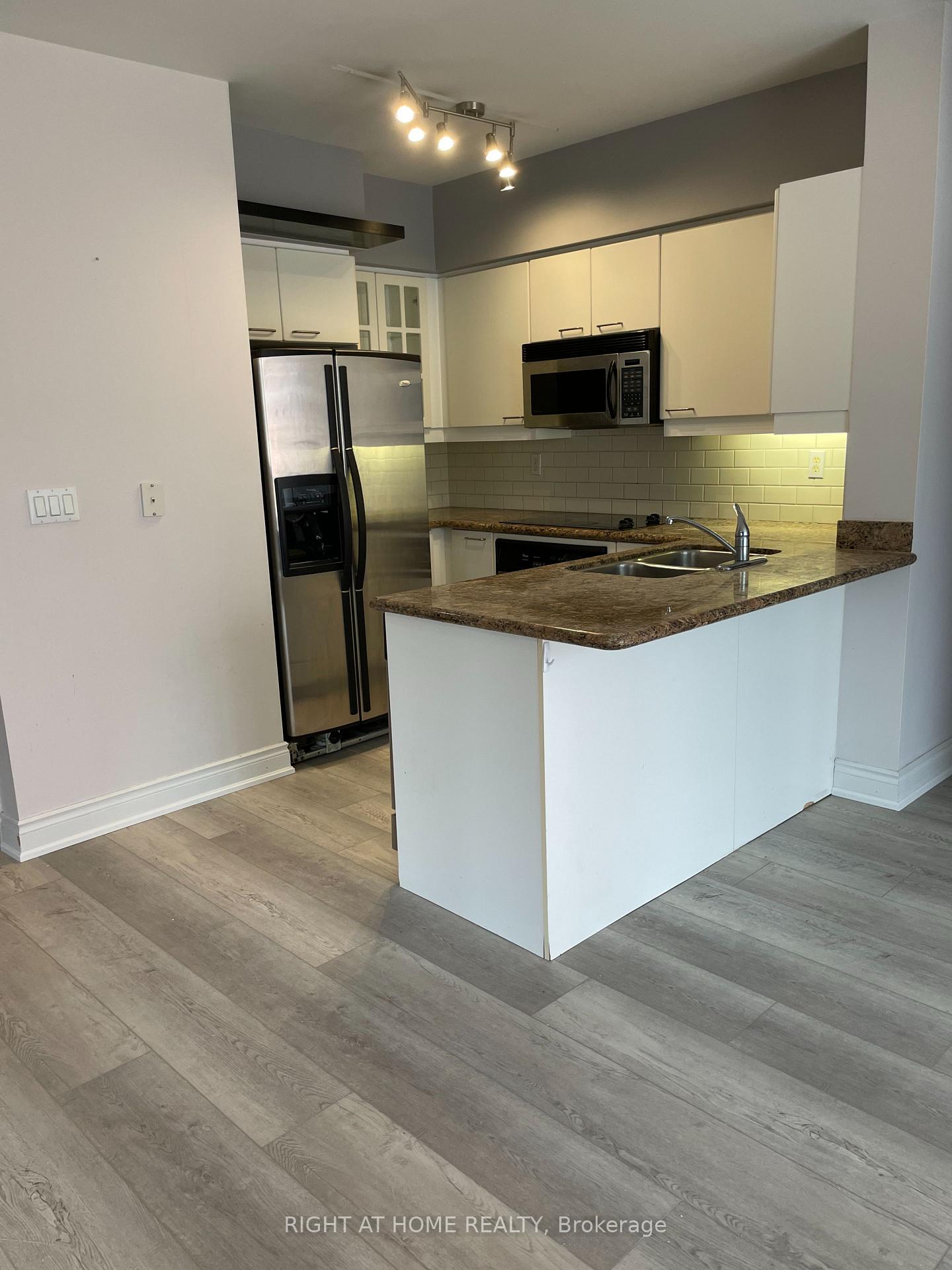 Photo 8 of Unit 407, 20 Collier Street, Toronto, Rosedale-Moore Park — HOMEH