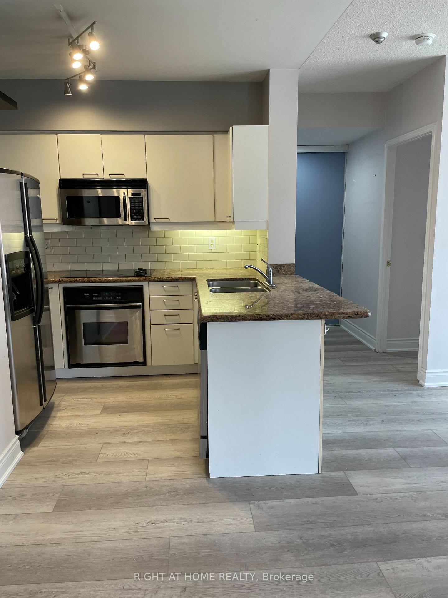 Photo 9 of Unit 407, 20 Collier Street, Toronto, Rosedale-Moore Park — HOMEH
