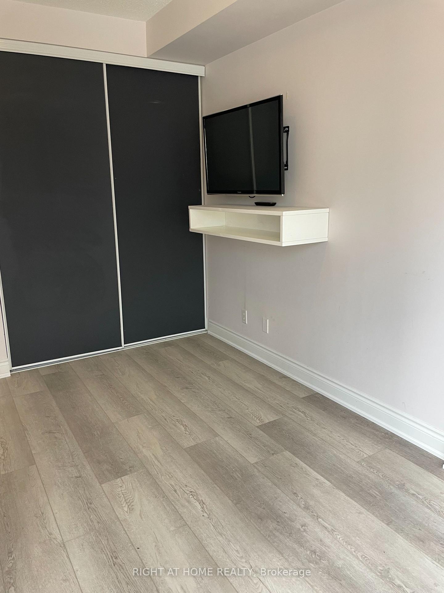 Photo 13 of Unit 407, 20 Collier Street, Toronto, Rosedale-Moore Park — HOMEH