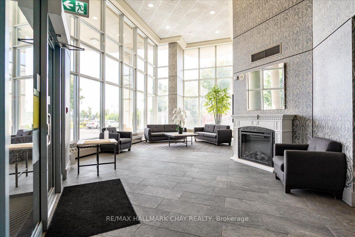 Photo 4 of Unit 605, 2 Toronto Street, Barrie, Lakeshore — HOMEH